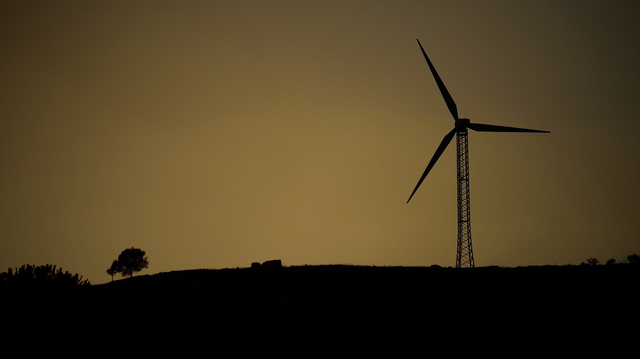 Sony E 55-210mm F4.5-6.3 OSS sample photo. Windpower, militello val catania, catania, italy photography