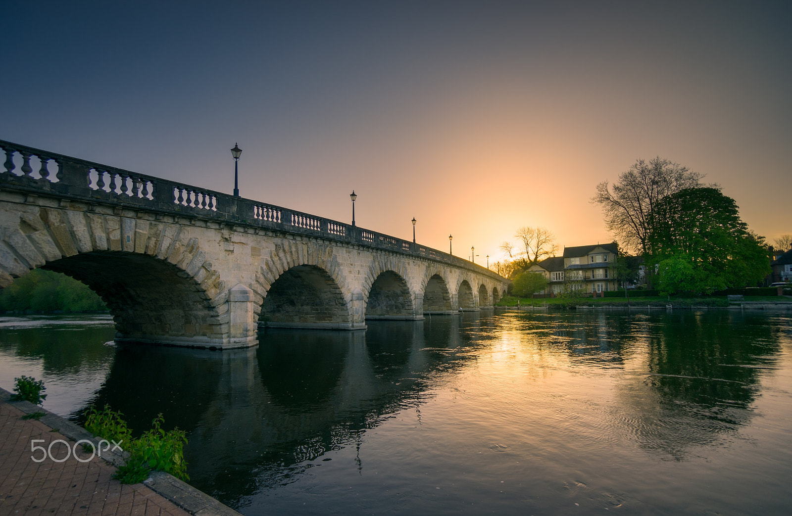 Sony a7R + Sony E 10-18mm F4 OSS sample photo. Maidenhead bridge morning photography