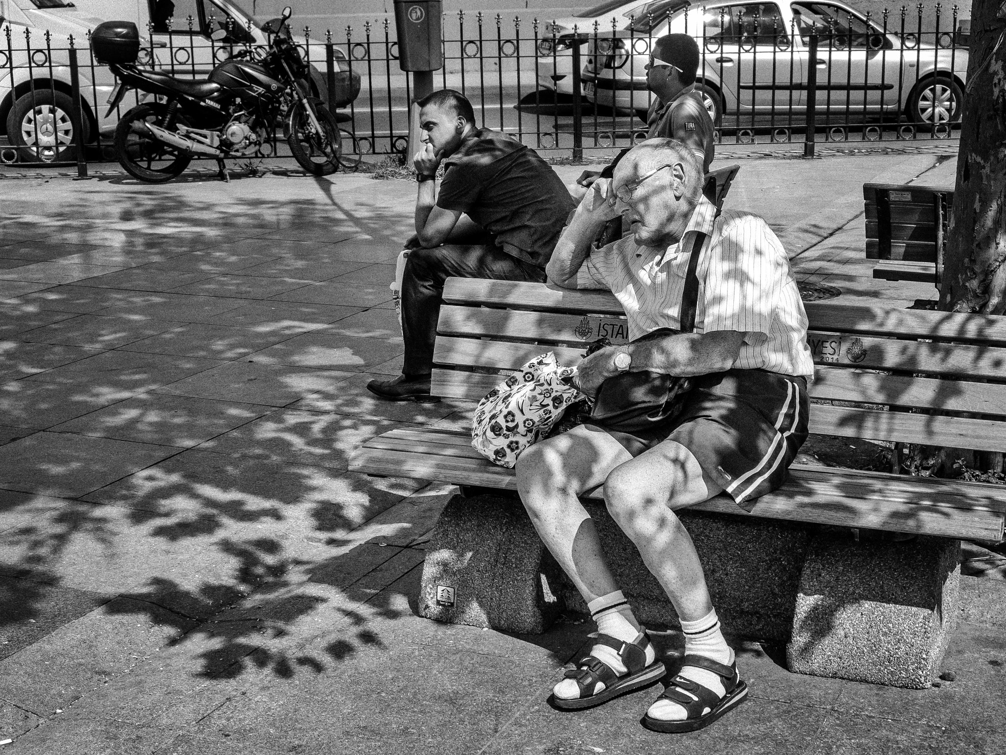 Olympus PEN E-PL3 sample photo. Shadow rest photography