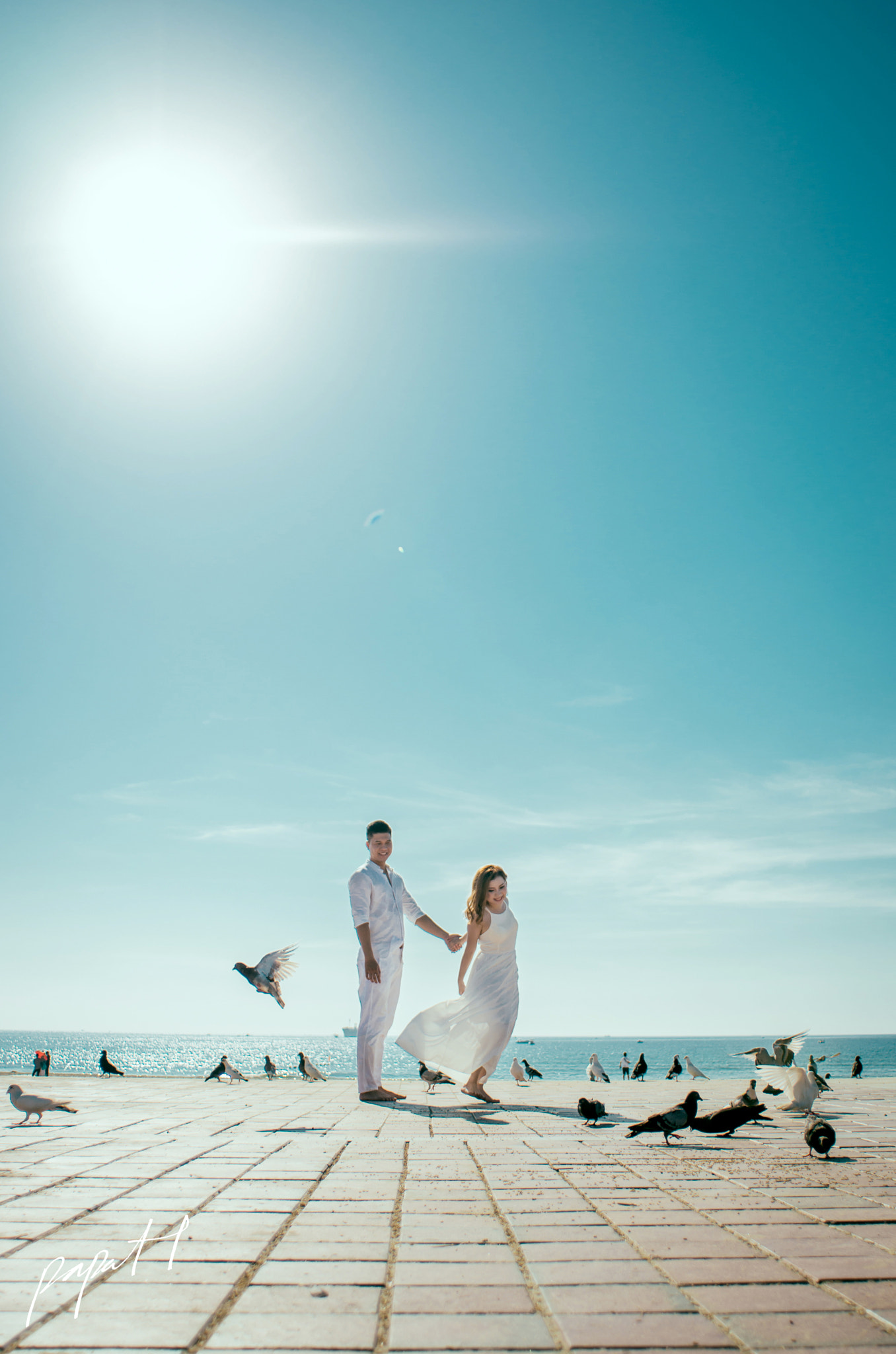 Nikon D7000 + Nikon AF Nikkor 20mm F2.8D sample photo. Pre-wedding in da nang photography
