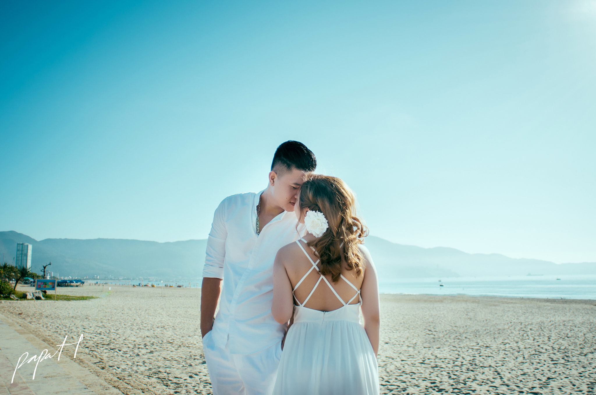 Nikon D7000 + Nikon AF Nikkor 20mm F2.8D sample photo. Pre-wedding in da nang photography