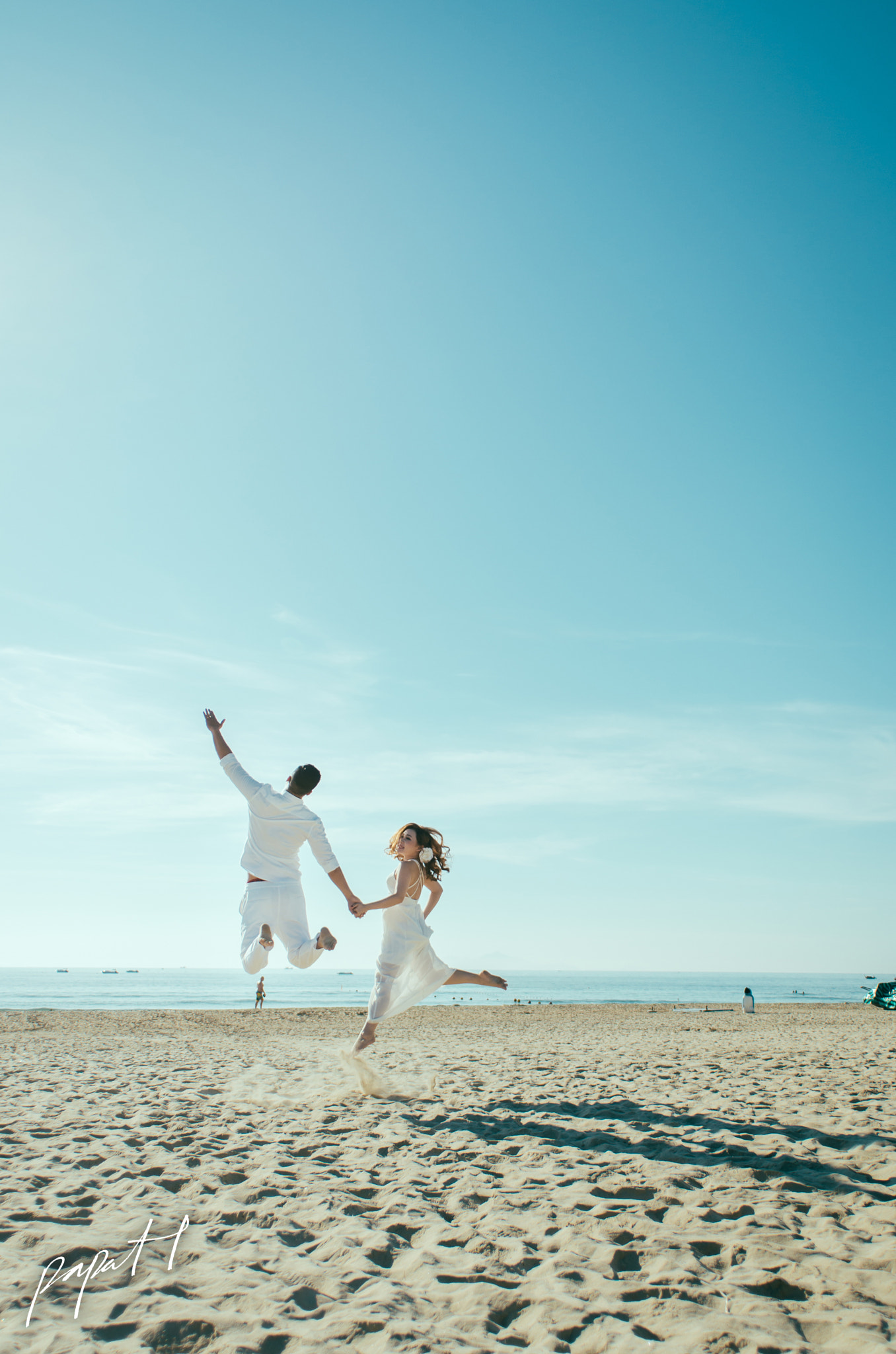 Nikon D7000 + Nikon AF Nikkor 20mm F2.8D sample photo. Pre-wedding in da nang photography