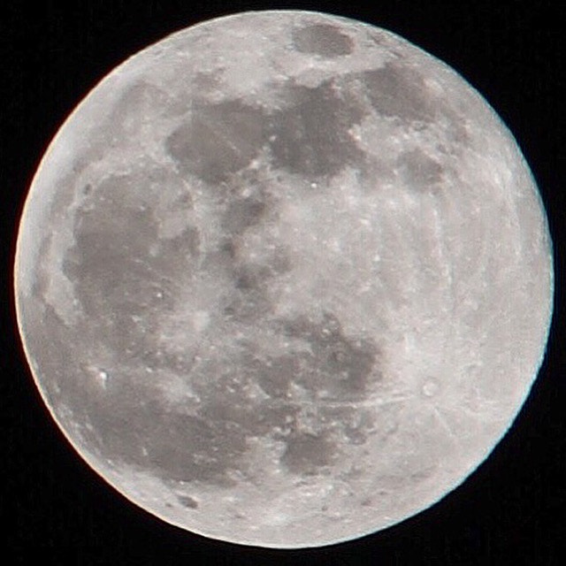Canon EF-S 18-200mm F3.5-5.6 IS sample photo. Just a moon photography