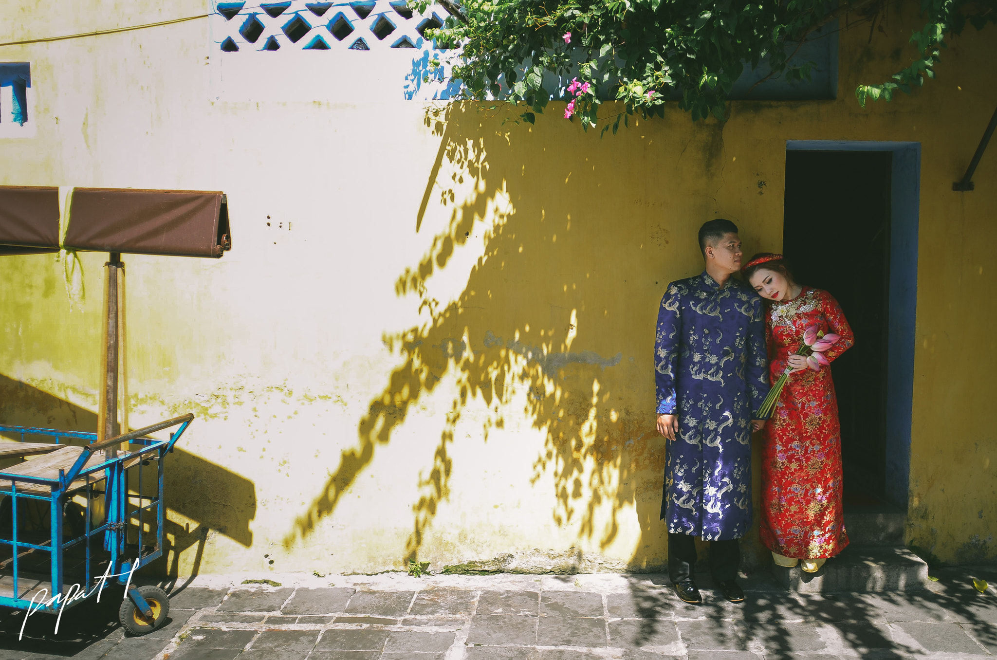 Nikon D7000 + Nikon AF Nikkor 20mm F2.8D sample photo. Pre-wedding in hoi an, vietnam photography