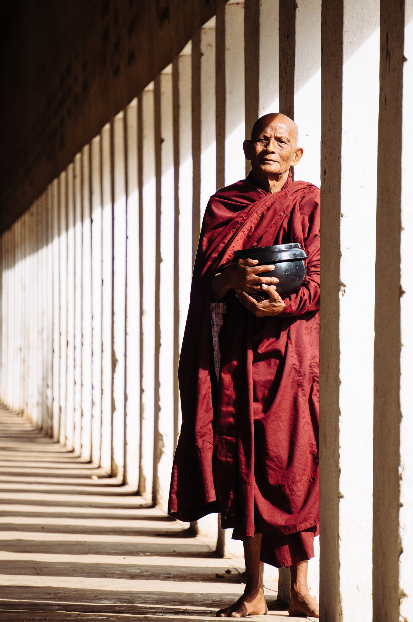 Sony Alpha NEX-3N + Sony E 55-210mm F4.5-6.3 OSS sample photo. Old monk in bagan photography