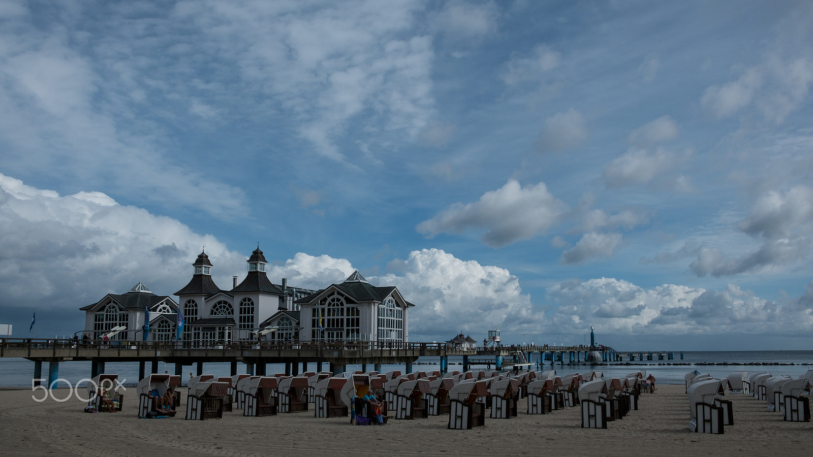 Fujifilm X-M1 + Fujifilm XF 18-55mm F2.8-4 R LM OIS sample photo. Sellin seebrücke photography