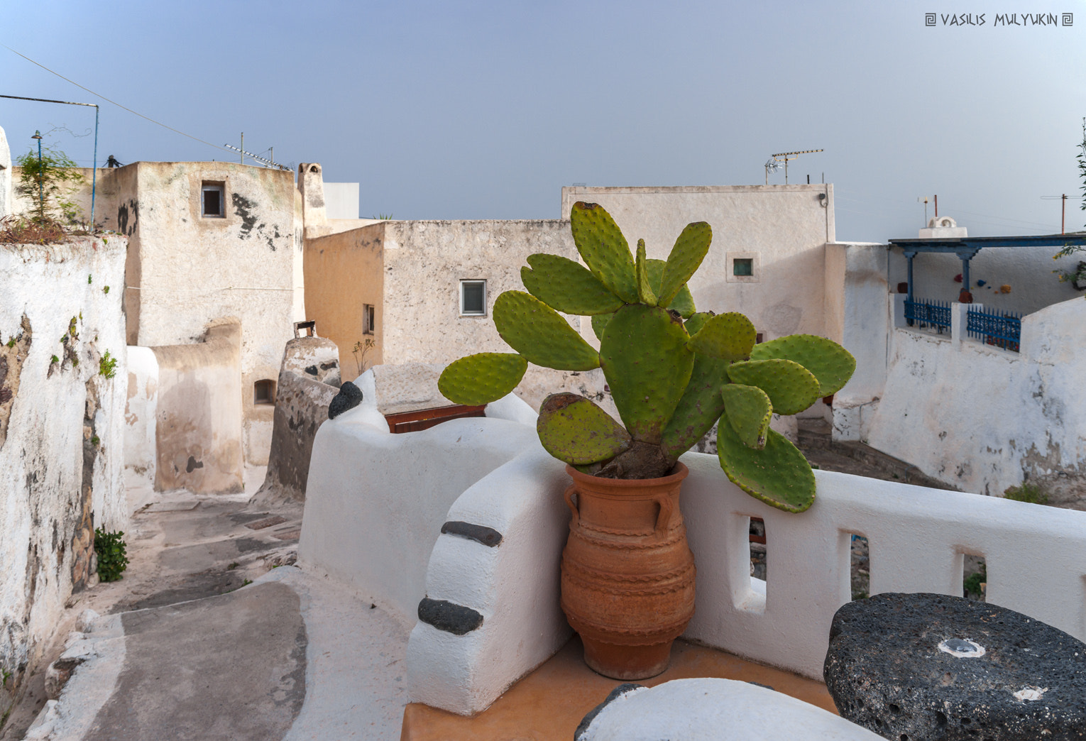 Sony Alpha DSLR-A900 + Minolta AF 28-70mm F2.8 G sample photo. Σαντορινη, Εμπορειο photography