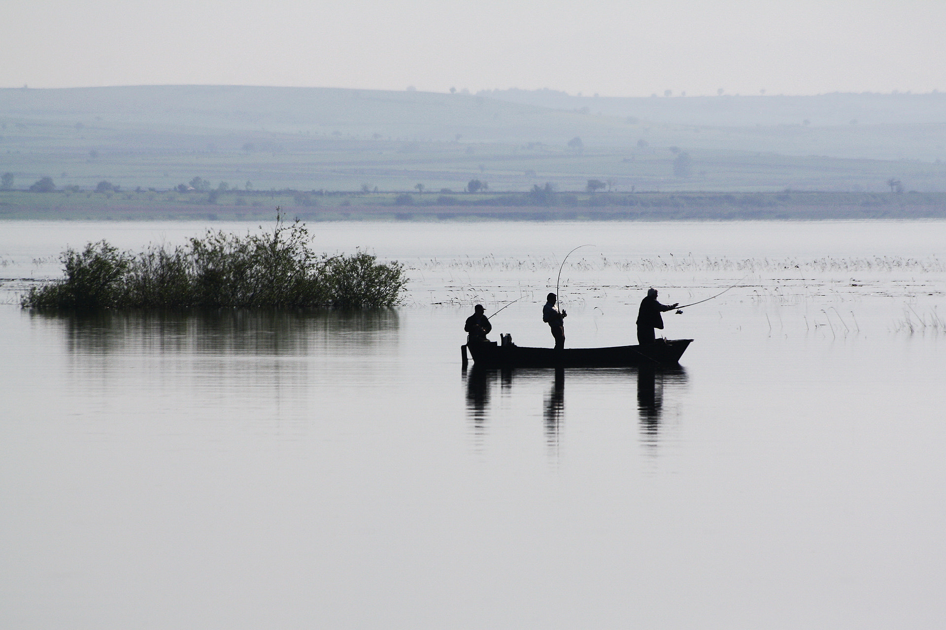 Sigma 70-300mm F4-5.6 APO DG Macro sample photo. Fishermen photography