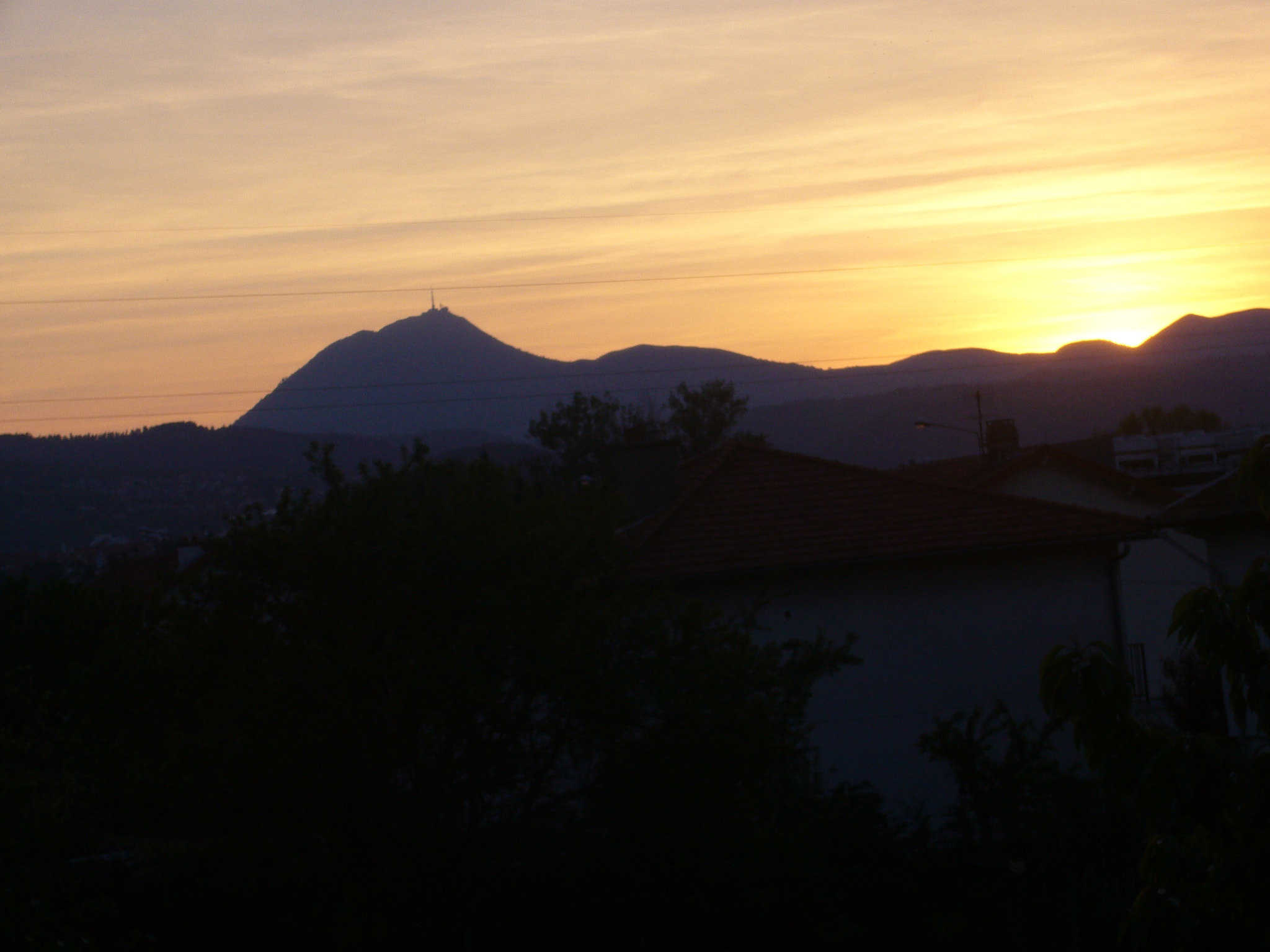 Panasonic DMC-FX9 sample photo. Sunset on  puy de dome photography