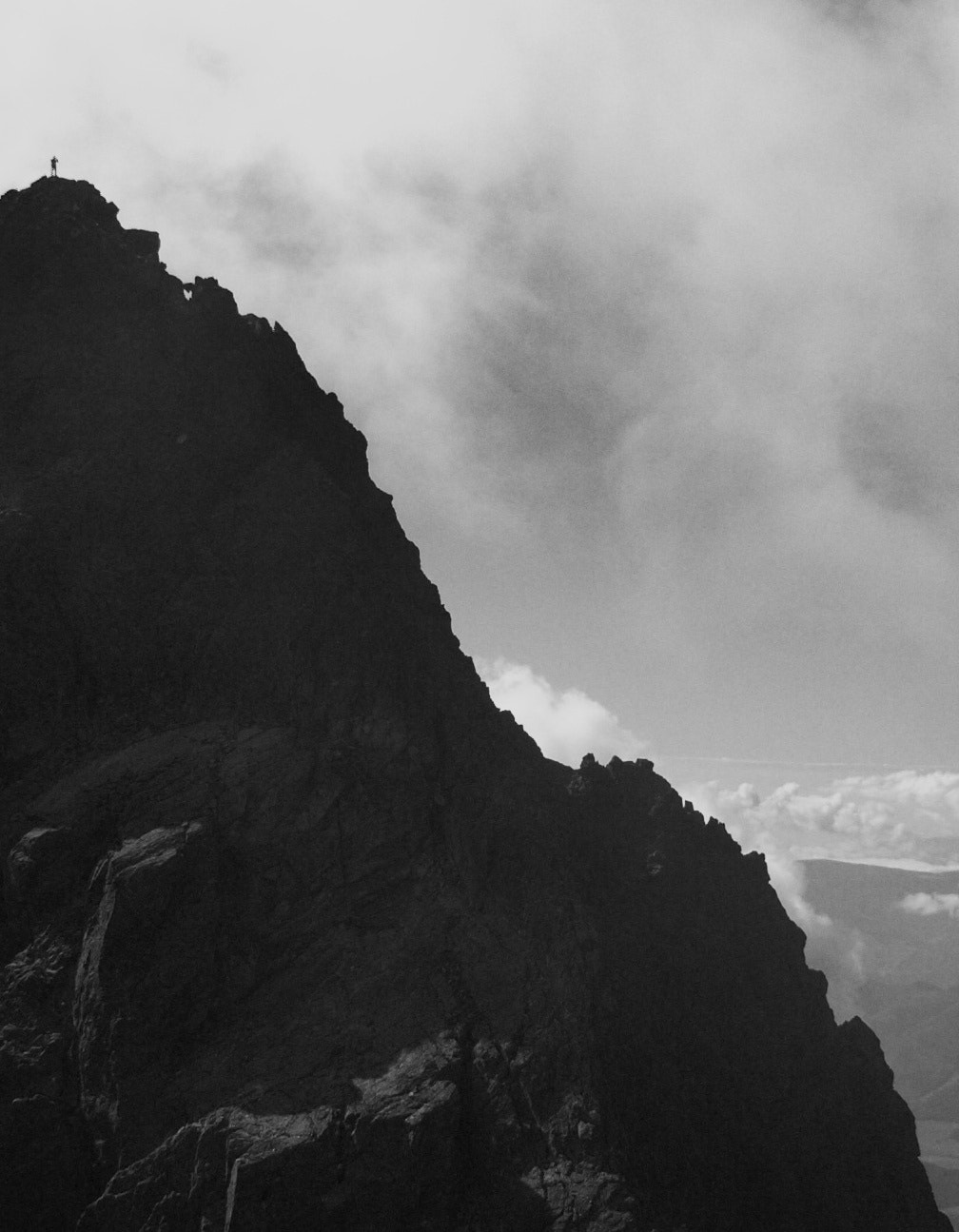 Canon EOS 350D (EOS Digital Rebel XT / EOS Kiss Digital N) + 18.00 - 55.00 mm sample photo. Man on the edge photography