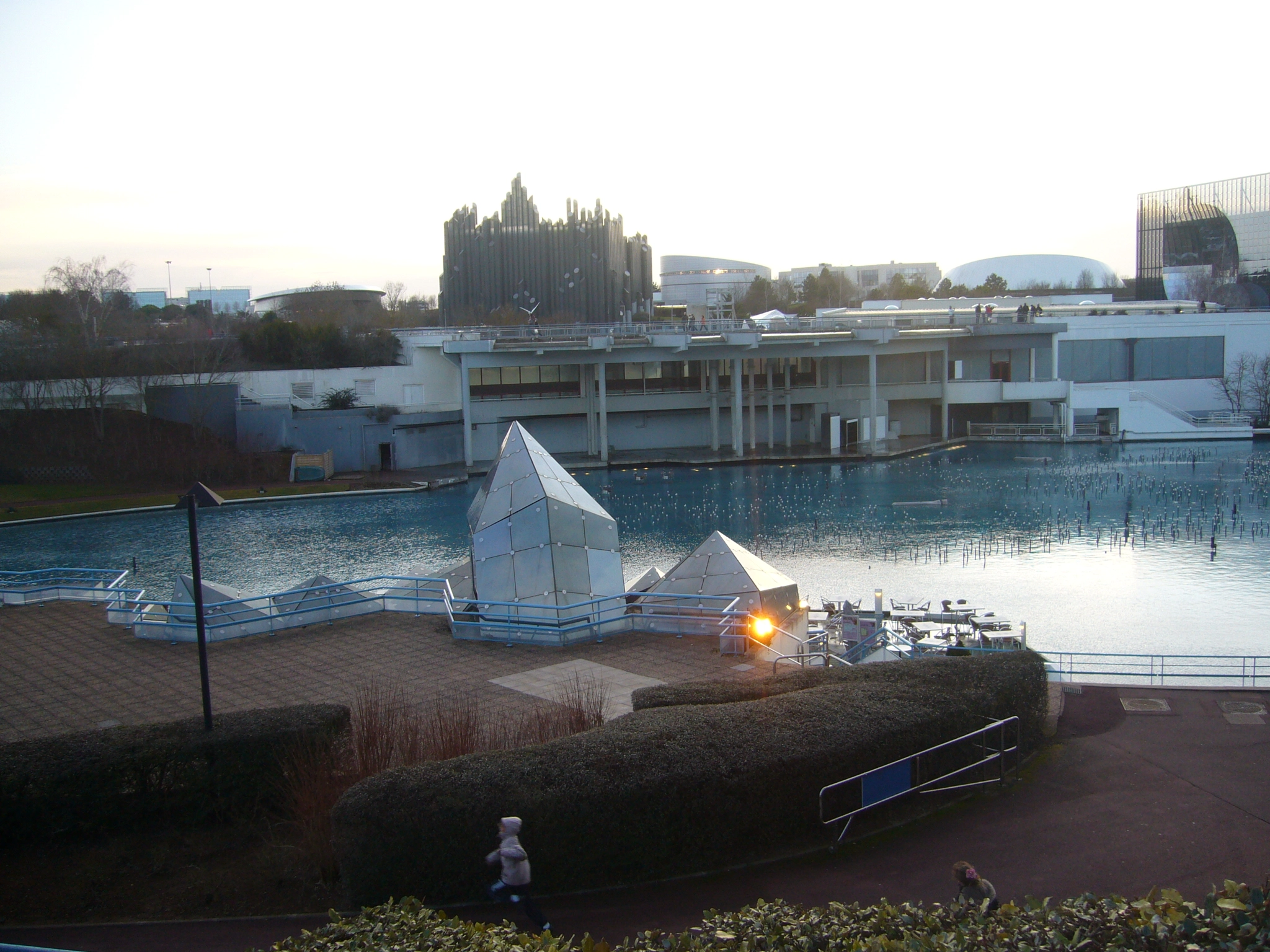 Panasonic DMC-FX9 sample photo. Park  futuroscope dance with the future photography