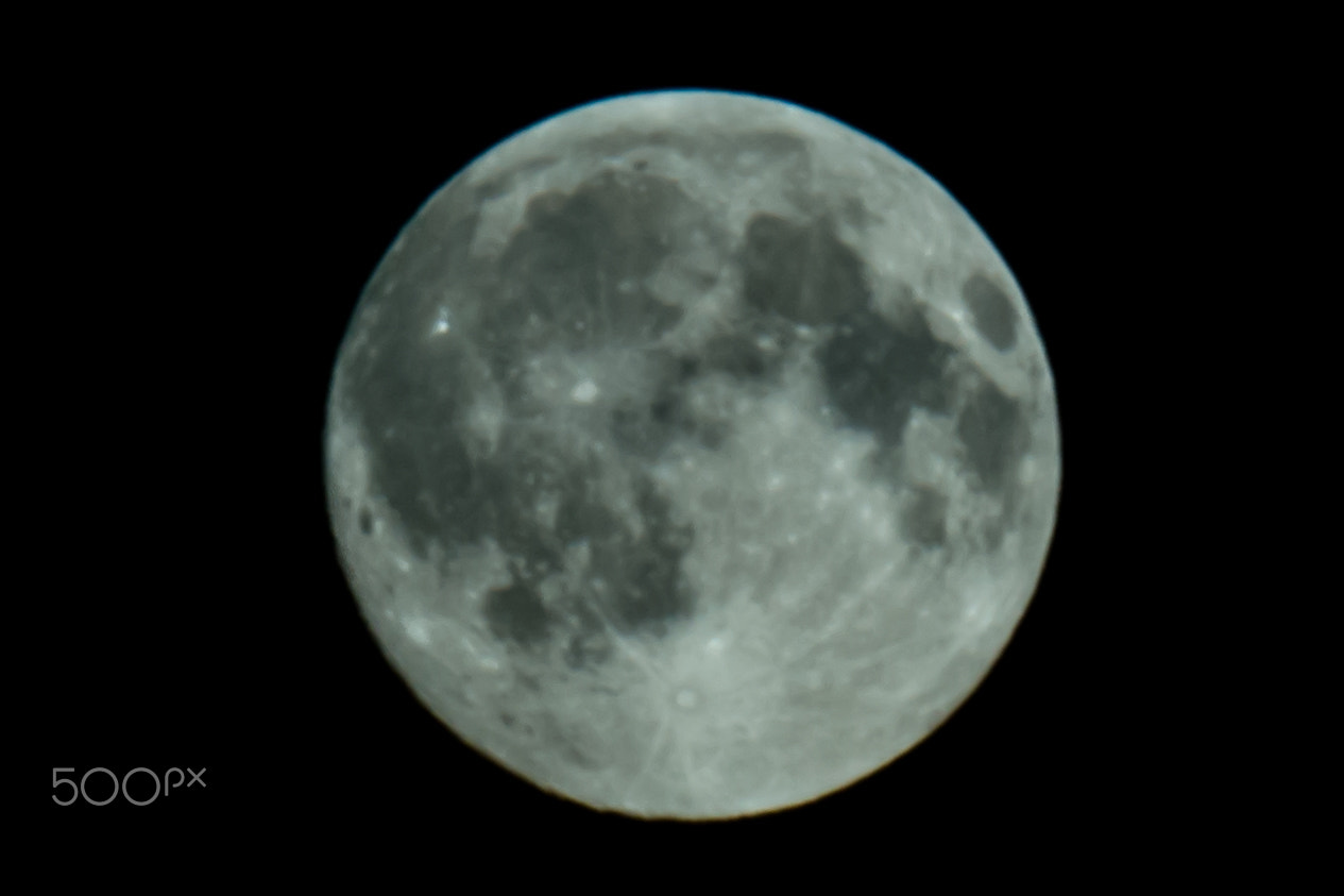 Sony 70-300mm F4.5-5.6 G SSM sample photo. Moon photography