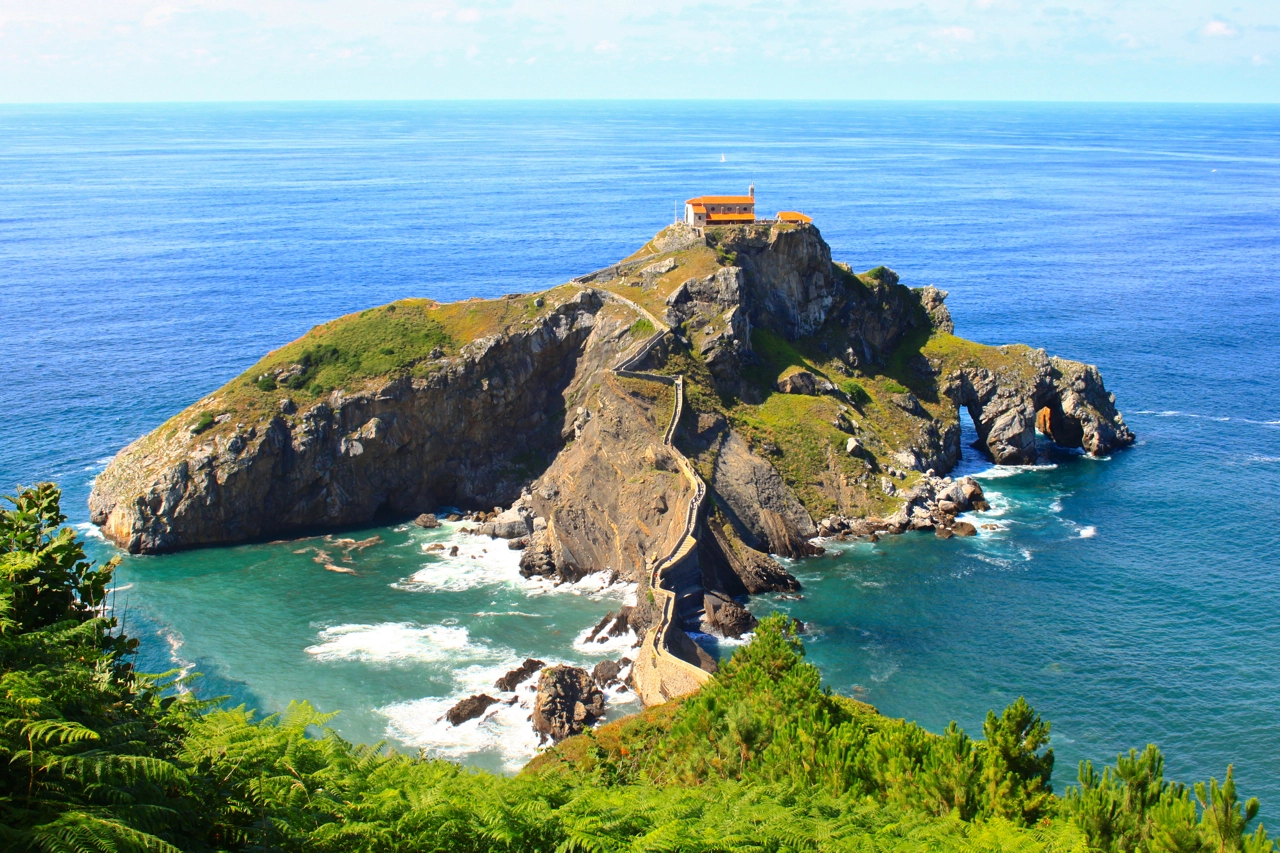 Canon EOS 500D (EOS Rebel T1i / EOS Kiss X3) sample photo. San juan de gaztelugatxe photography