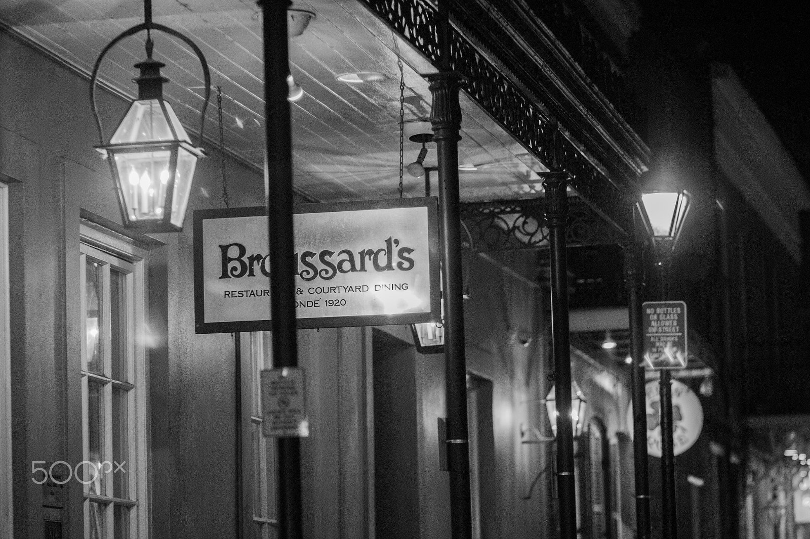 Canon EOS 650D (EOS Rebel T4i / EOS Kiss X6i) sample photo. Broussard's restaurant sign photography