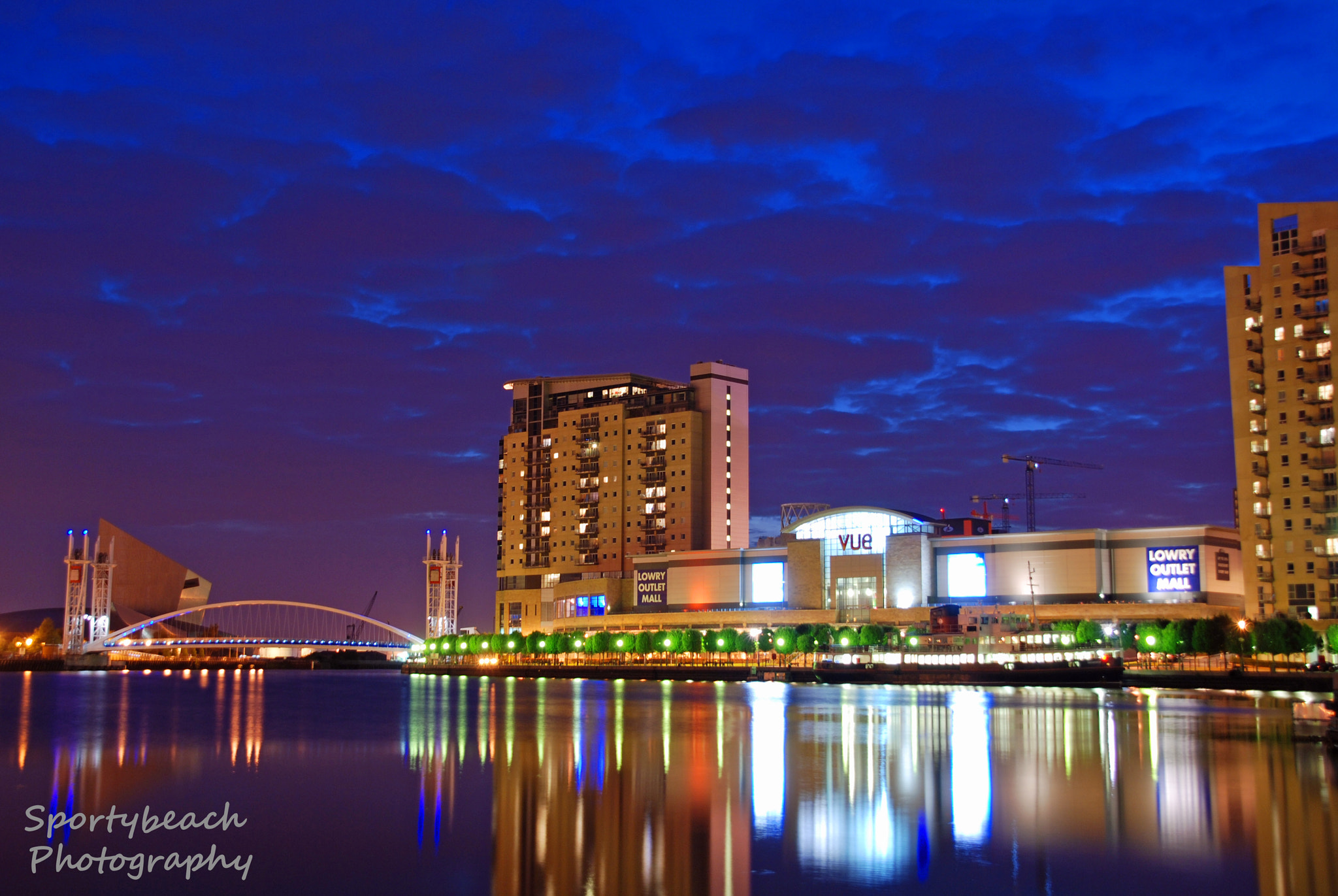 Nikon D80 + Sigma 18-200mm F3.5-6.3 DC sample photo. Salford quays waterfront at night photography