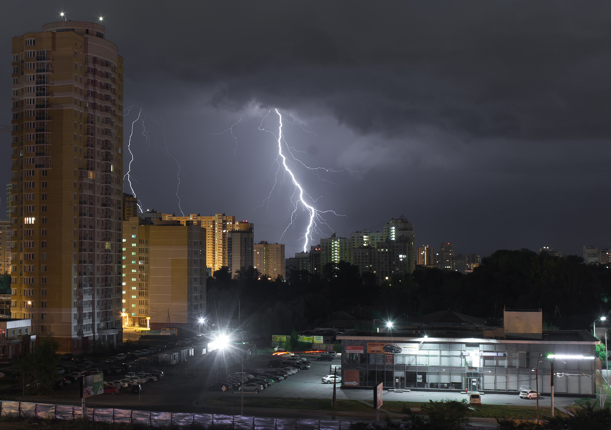 Canon EF-S 18-55mm F3.5-5.6 IS sample photo. Thunderbolt photography