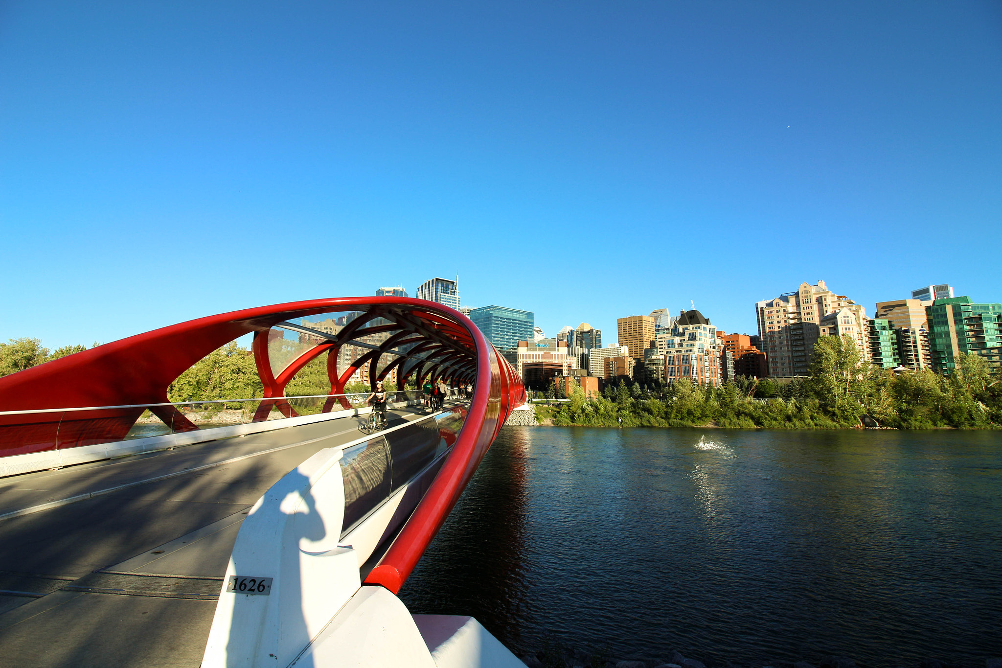 Canon EOS 650D (EOS Rebel T4i / EOS Kiss X6i) sample photo. Calgary peace bridge photography