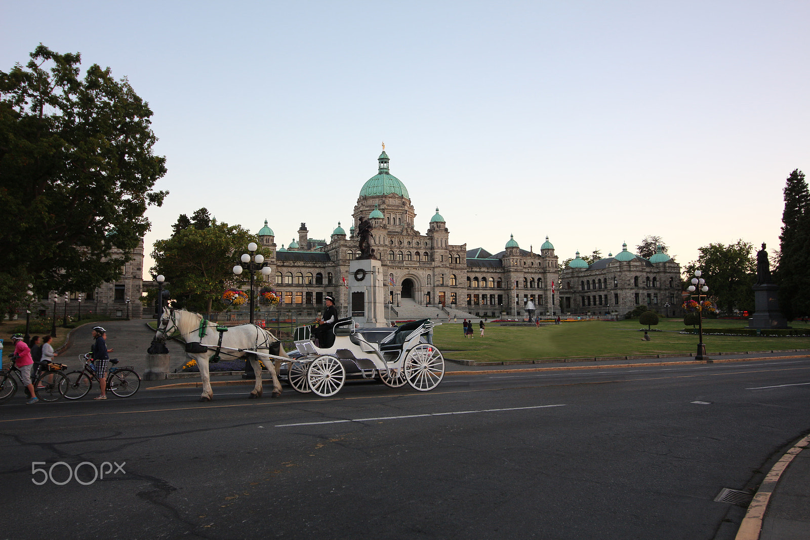 Canon EOS 650D (EOS Rebel T4i / EOS Kiss X6i) sample photo. British columbia legislative photography