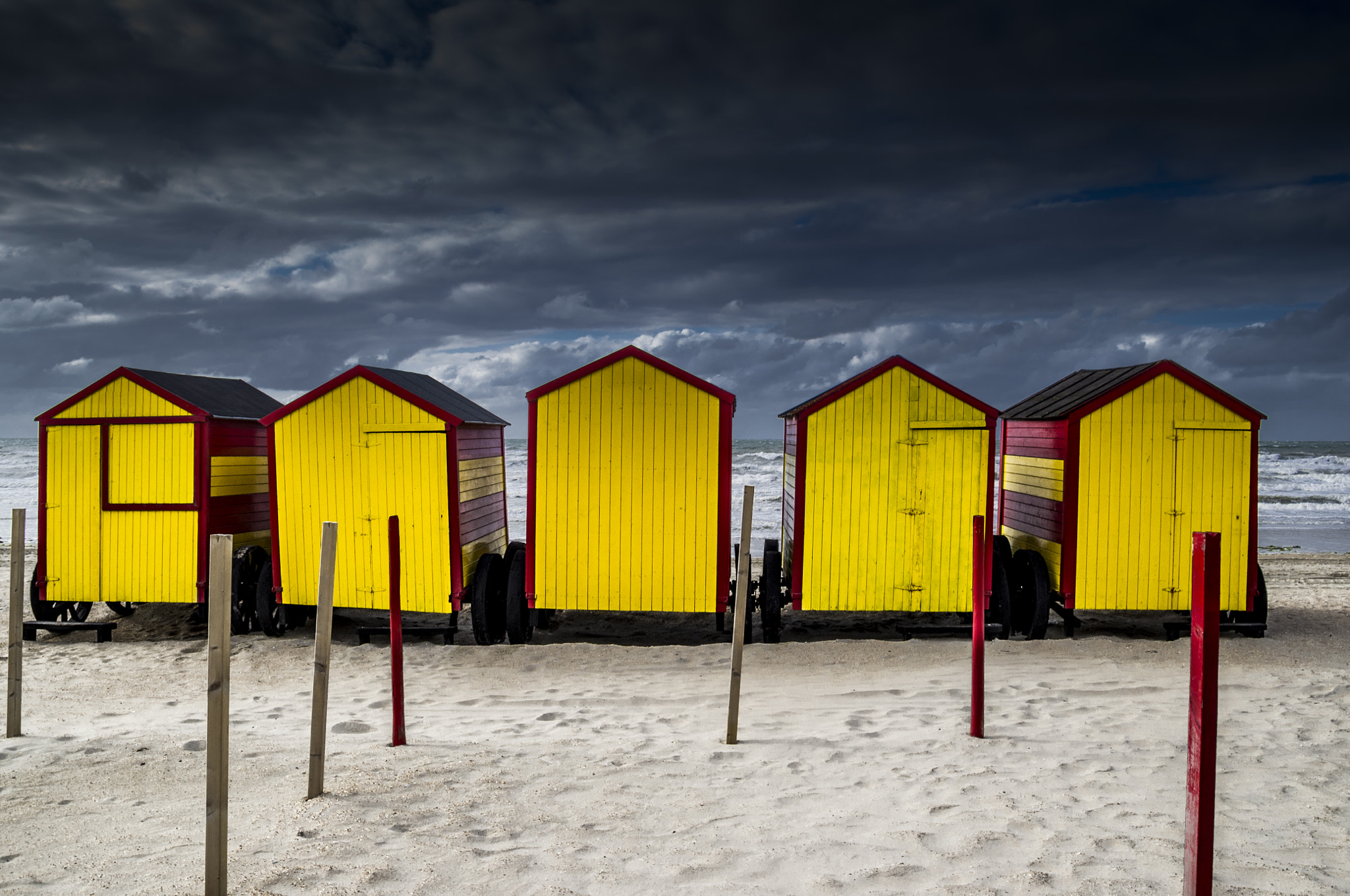 Pentax K-x sample photo. Yellow beach cabins photography