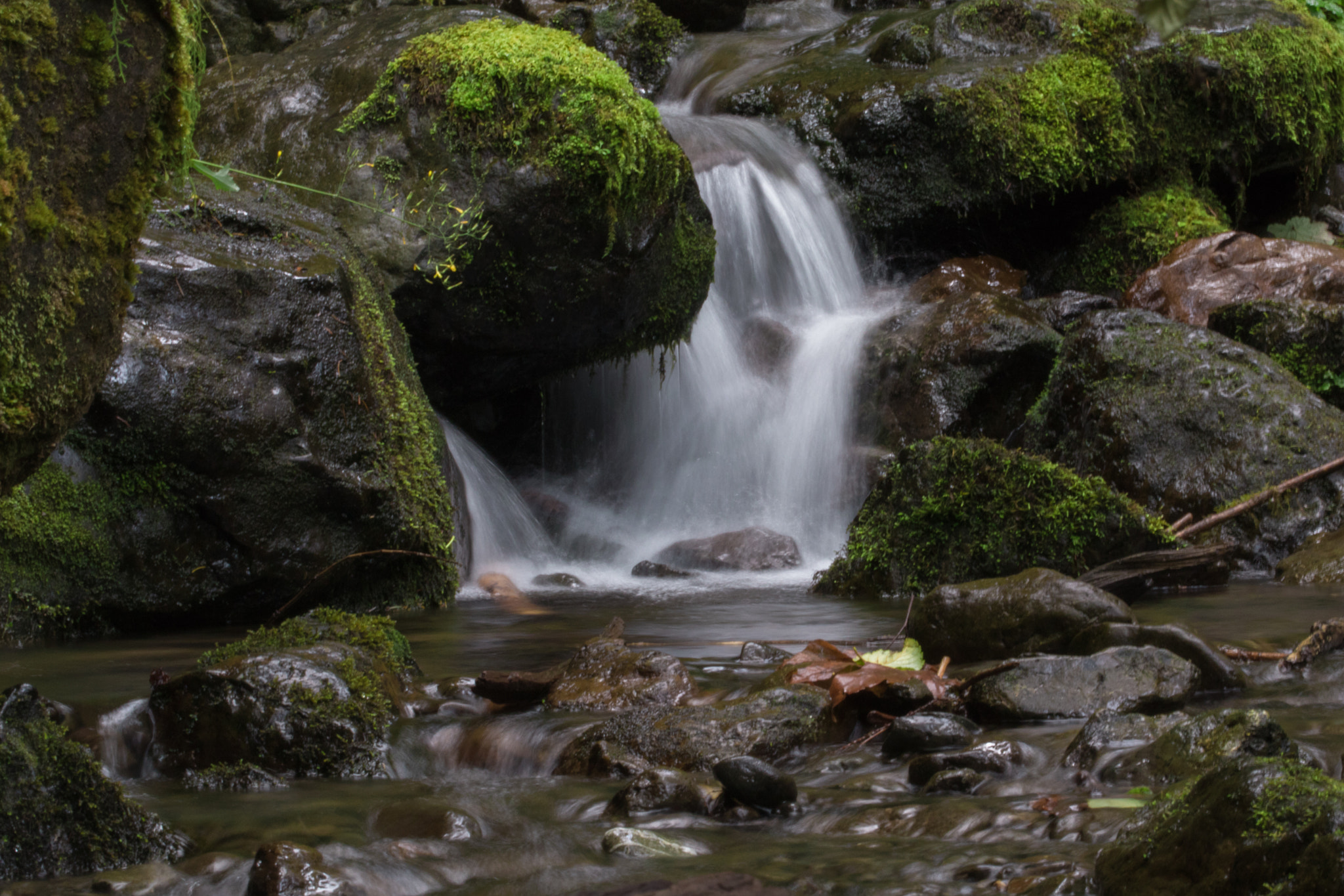 Canon EF 70-300mm F4-5.6L IS USM sample photo. Waterfall 3 photography