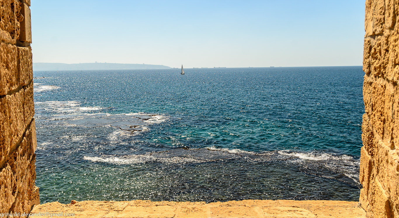 Nikon D7000 + Sigma 18-50mm F2.8 EX DC Macro sample photo. The view from the fortress photography