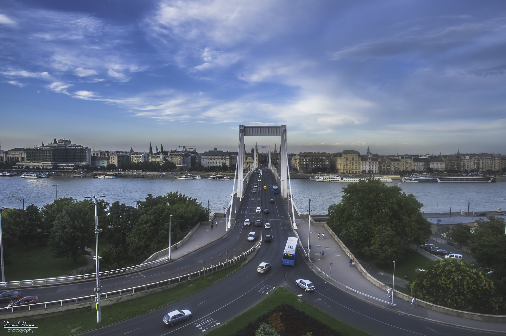 Nikon D700 + Nikon AF-S Nikkor 20mm F1.8G ED sample photo. Buda or pest ? photography