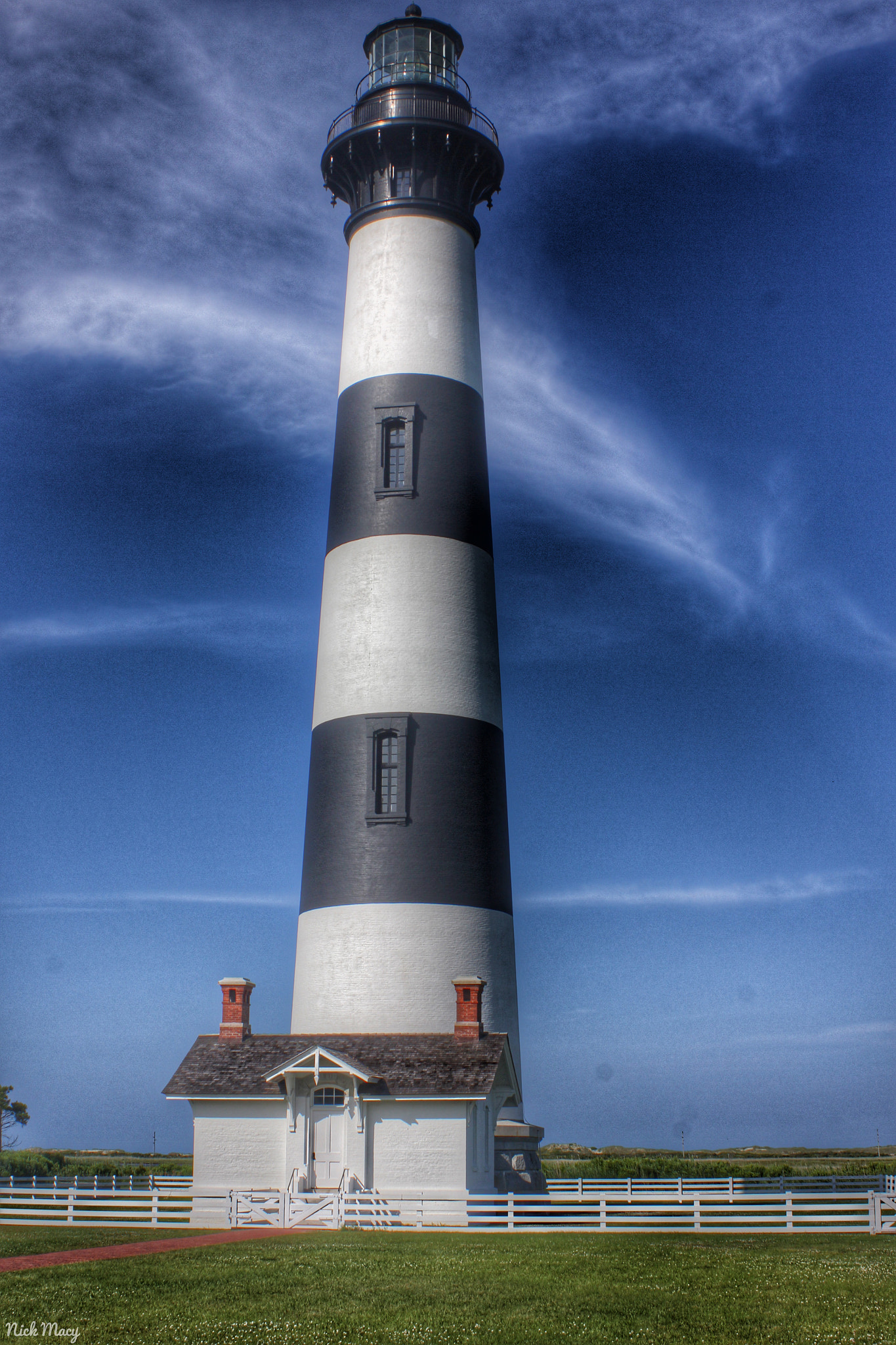 Canon EOS 550D (EOS Rebel T2i / EOS Kiss X4) + Canon EF28-90mm f/4-5.6 sample photo. Bodie island lighthouse, outer banks, nc. photography