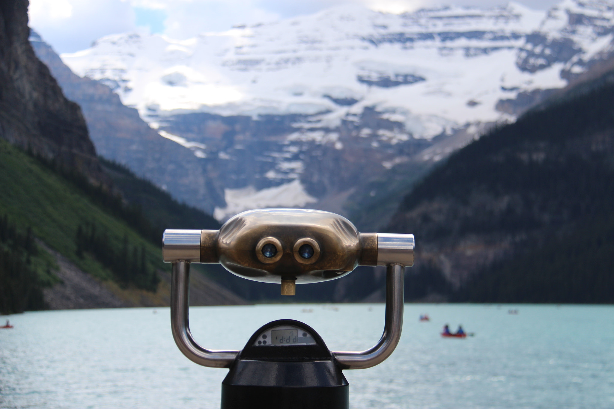 Canon EF-S 18-200mm F3.5-5.6 IS sample photo. Lake louise photography