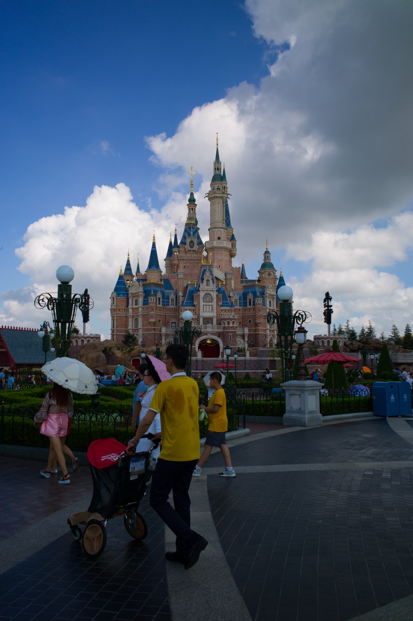 Leica M9 + Leica Summicron-M 28mm F2 ASPH sample photo. Shanghai disney photography