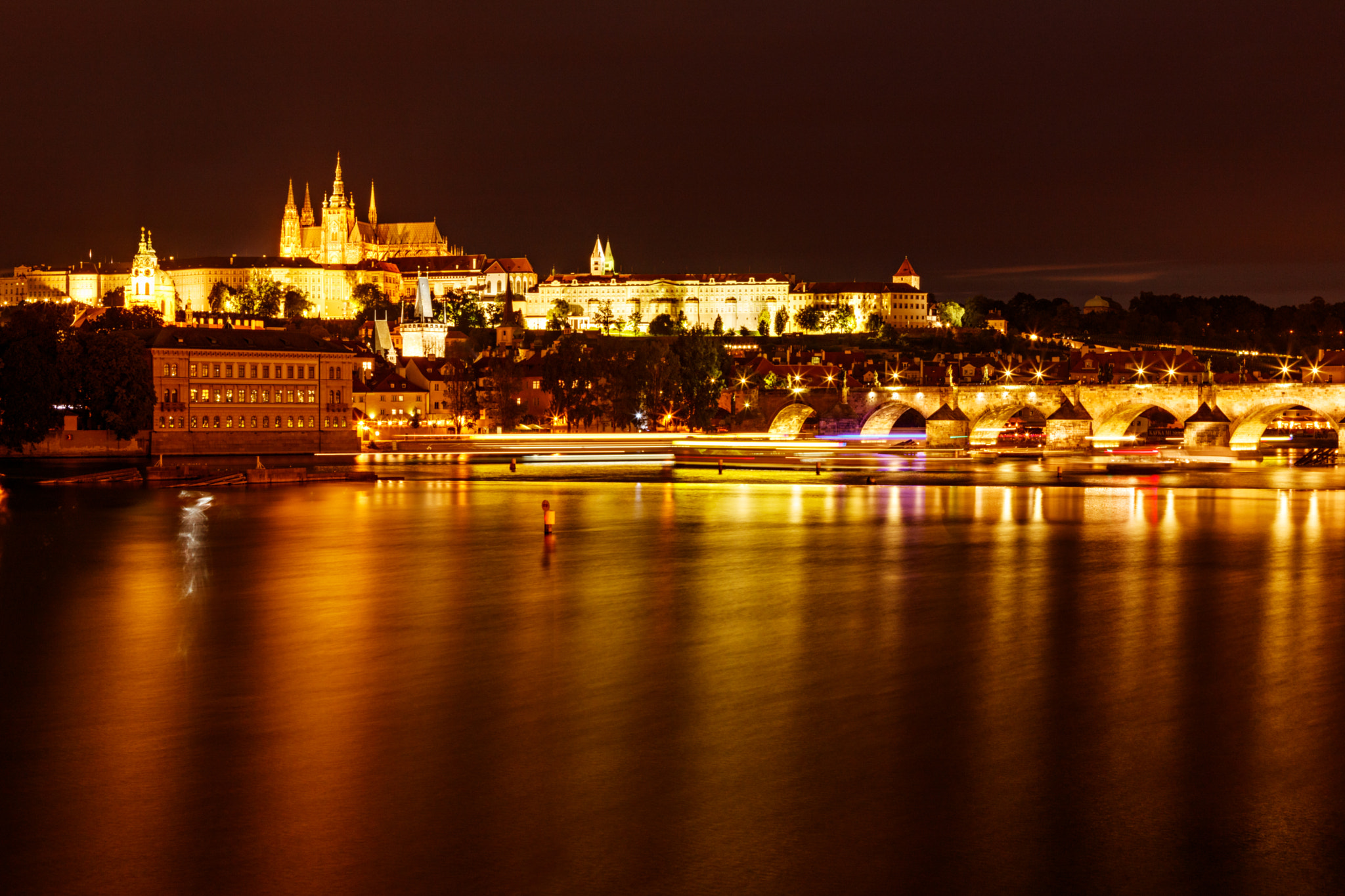 Canon EOS 5DS + Canon EF 24-70mm F2.8L USM sample photo. Vltava river in prague photography