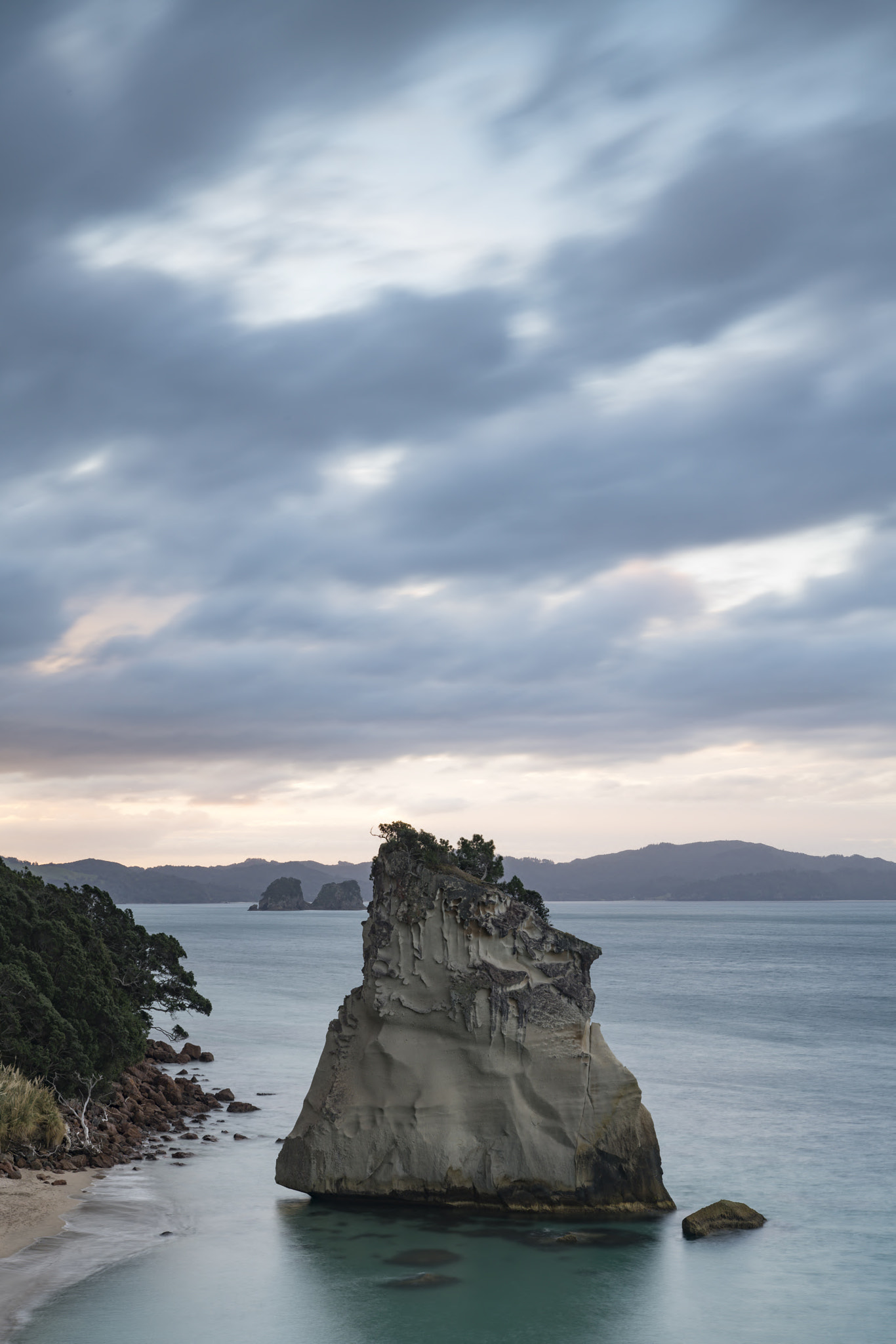 Sony a7R II + Sony FE 50mm F1.8 sample photo. Cathedral cove photography
