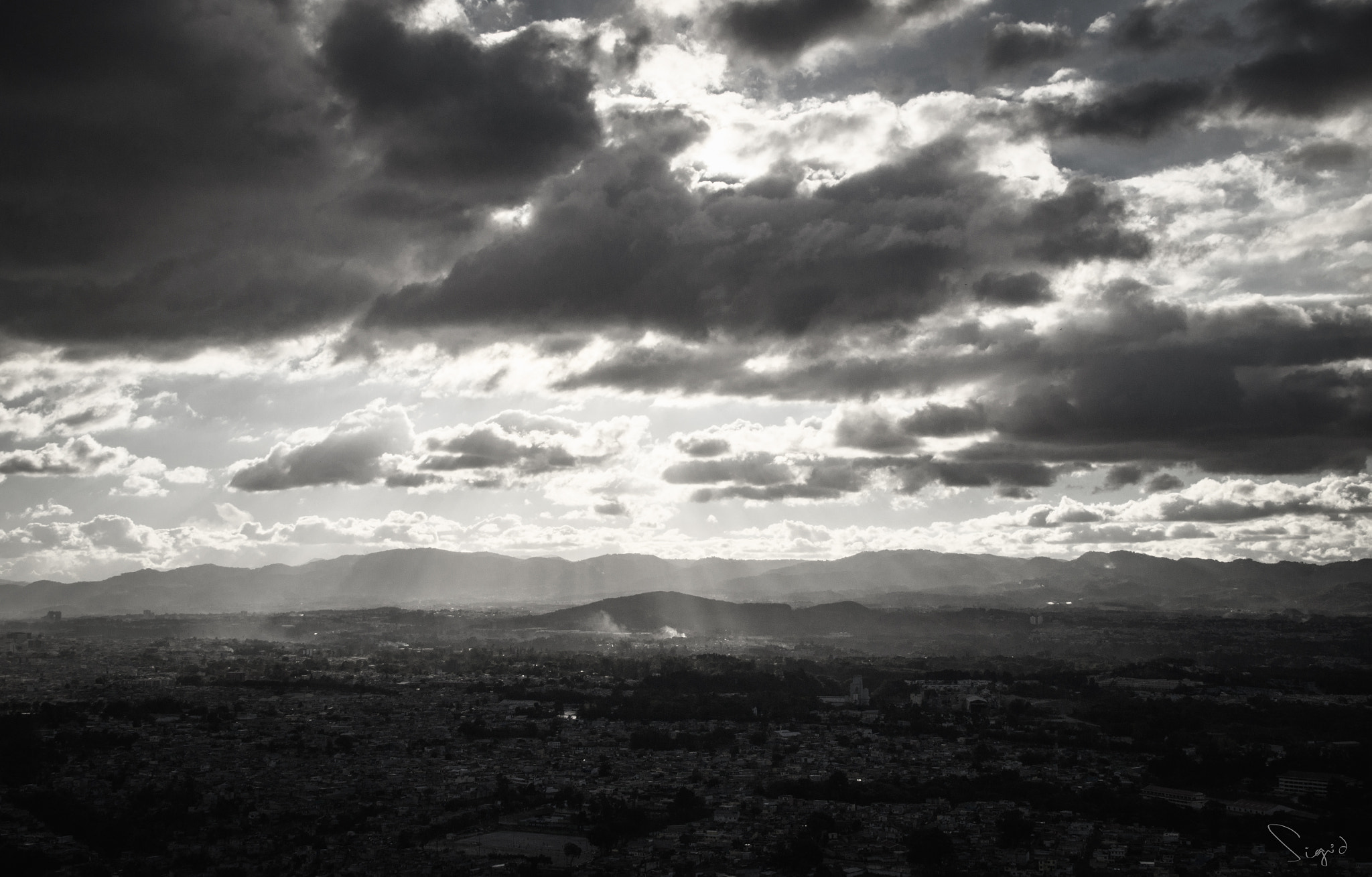 Sony SLT-A57 + Sigma 30mm F1.4 EX DC HSM sample photo. Guatemala city photography