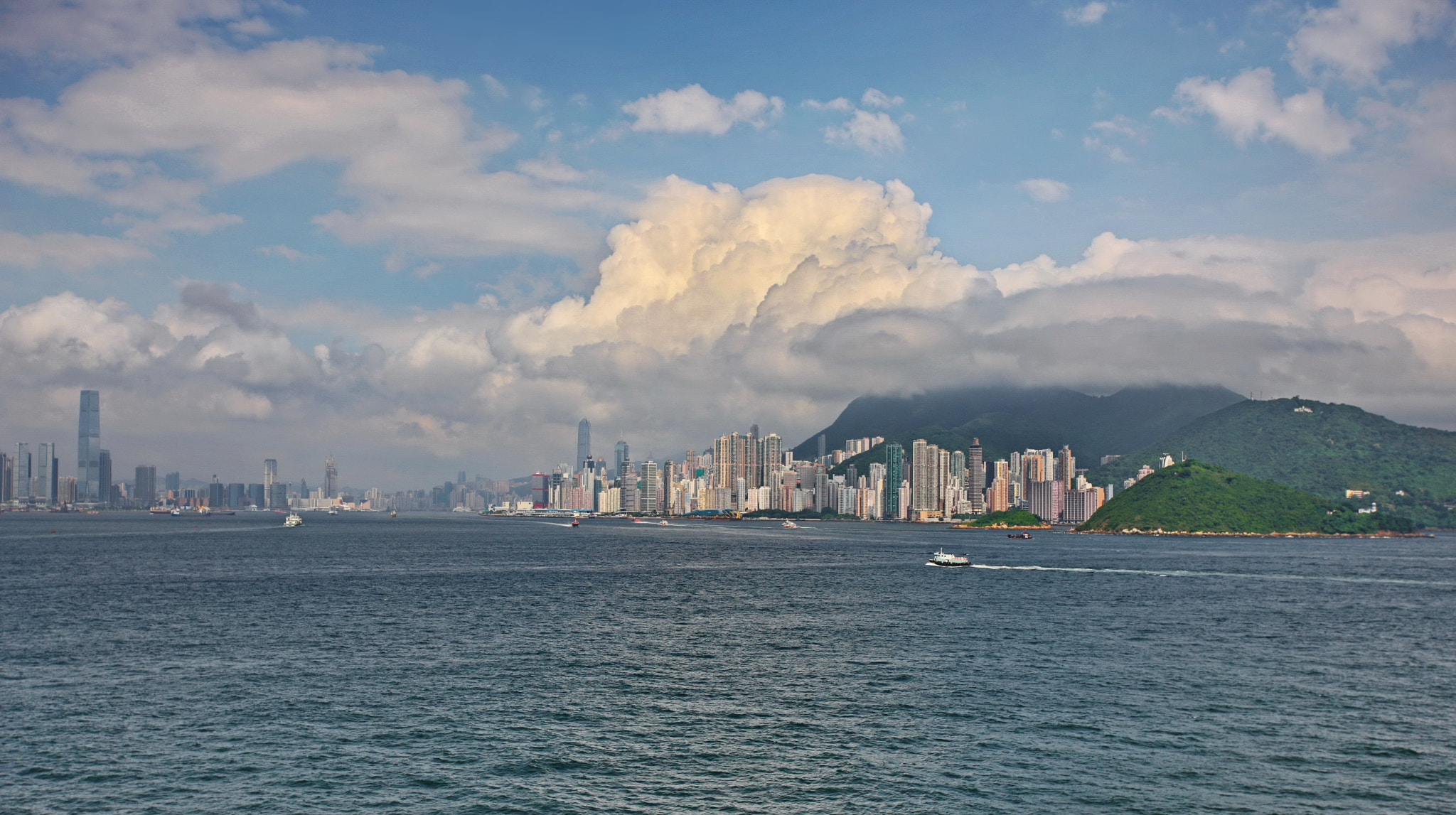 Canon EOS-1Ds Mark III + Canon EF 17-40mm F4L USM sample photo. Clouds over hong kong photography
