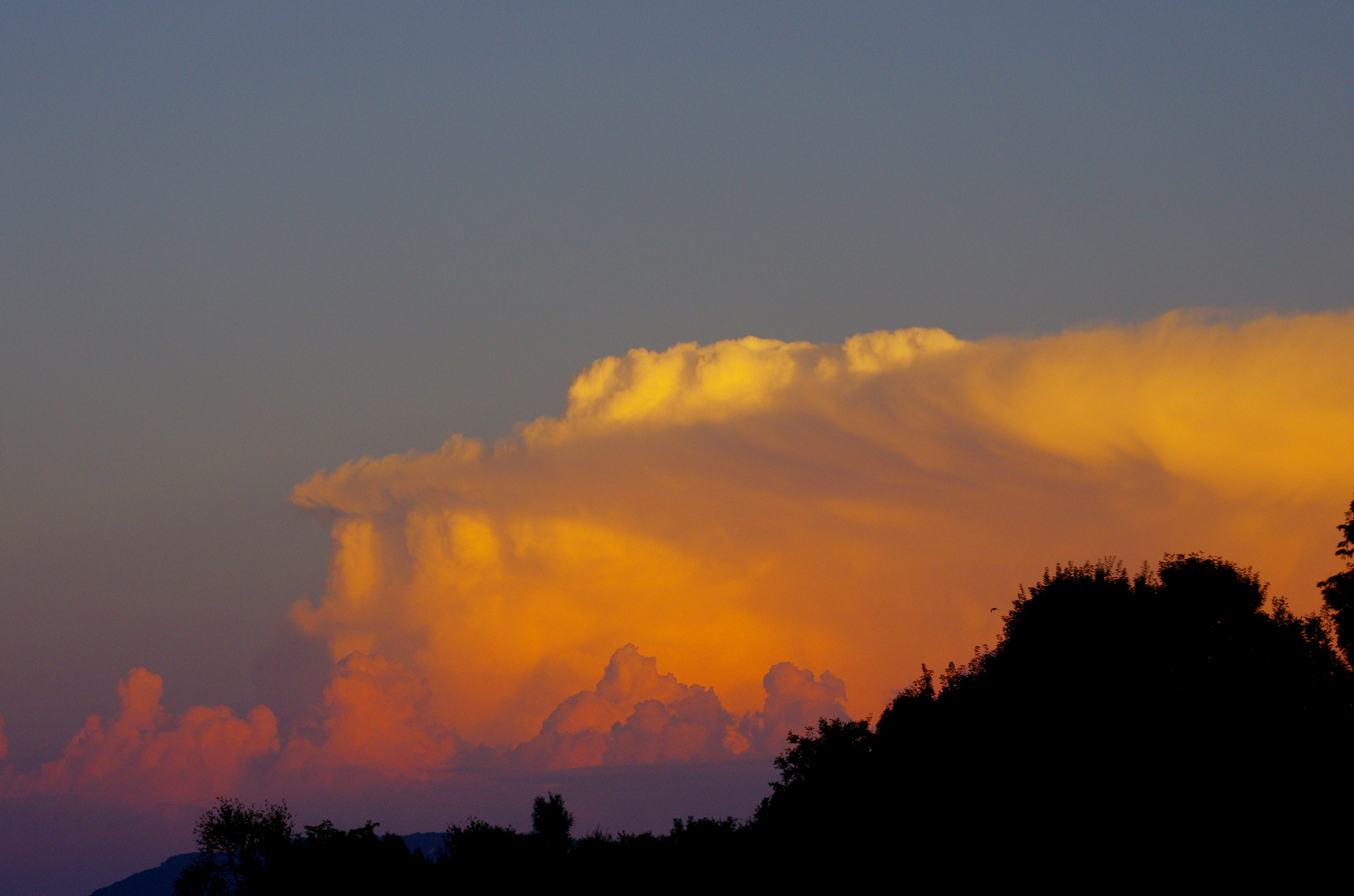 Pentax K-5 sample photo. Massive cloud in the evening light photography