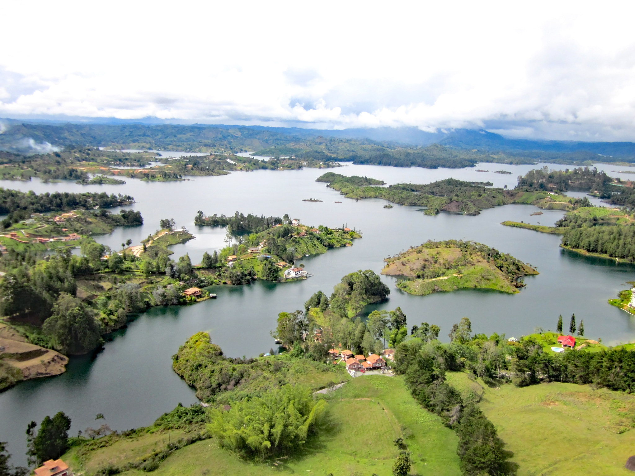 Canon PowerShot SD1300 IS (IXUS 105 / IXY 200F) sample photo. Hydro-electric dam guatape, colombia photography