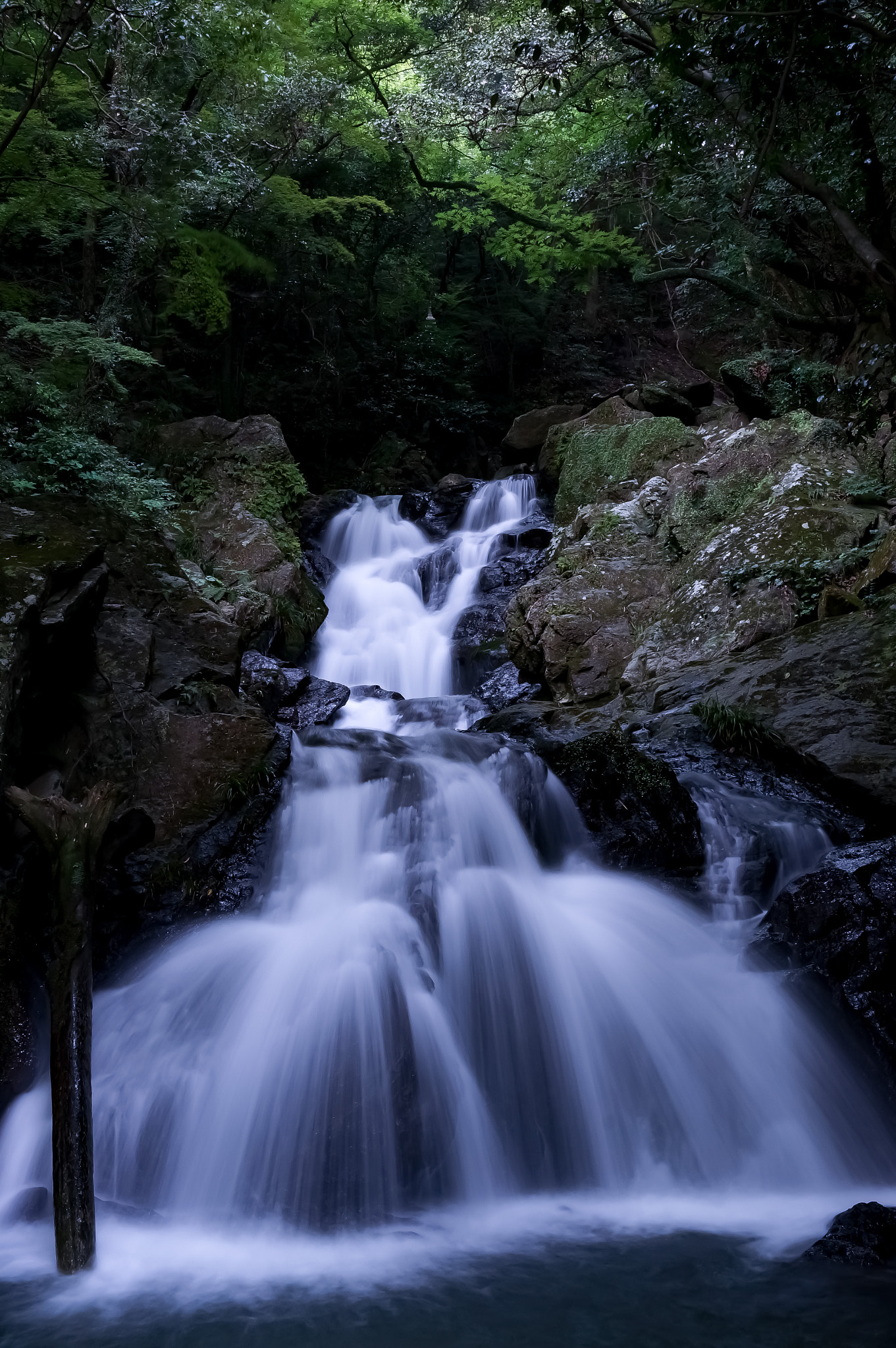 Sony E 16-50mm F3.5-5.6 PZ OSS sample photo. Waterfall.jpg photography