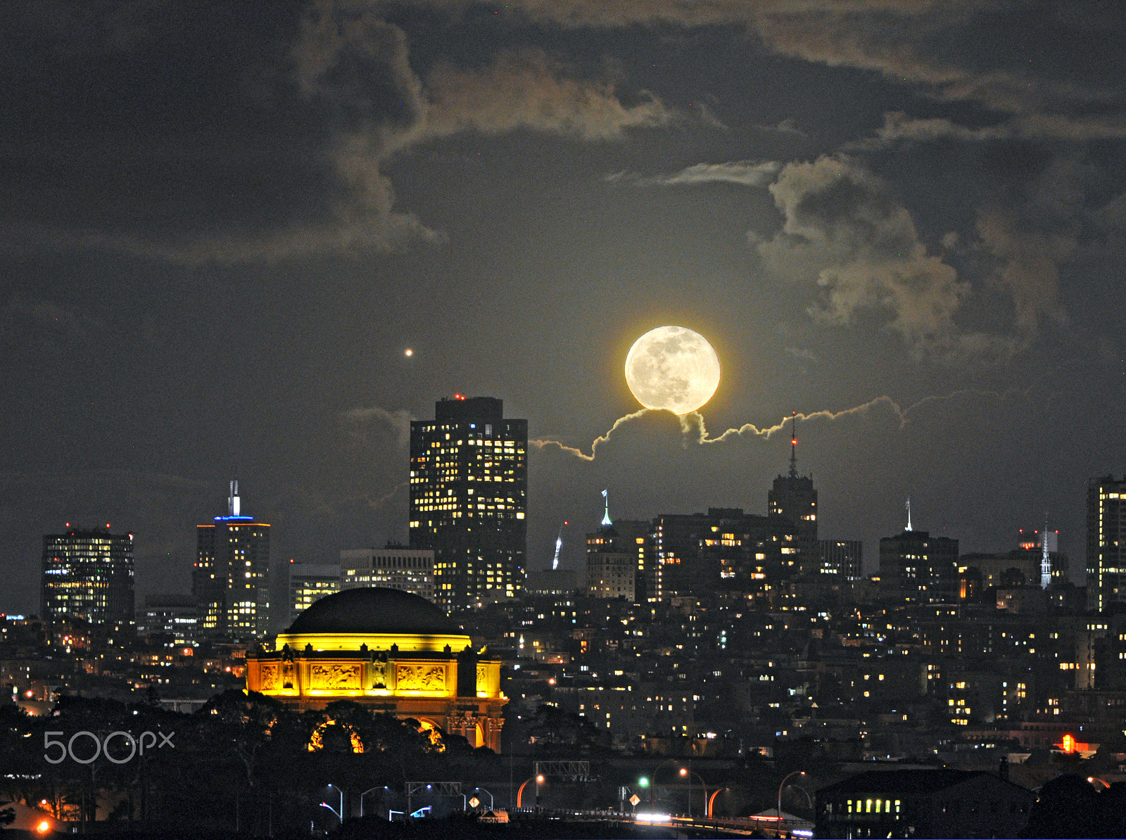 Nikon AF-S Nikkor 200-500mm F5.6E ED VR sample photo. Silver linings moonrise photography