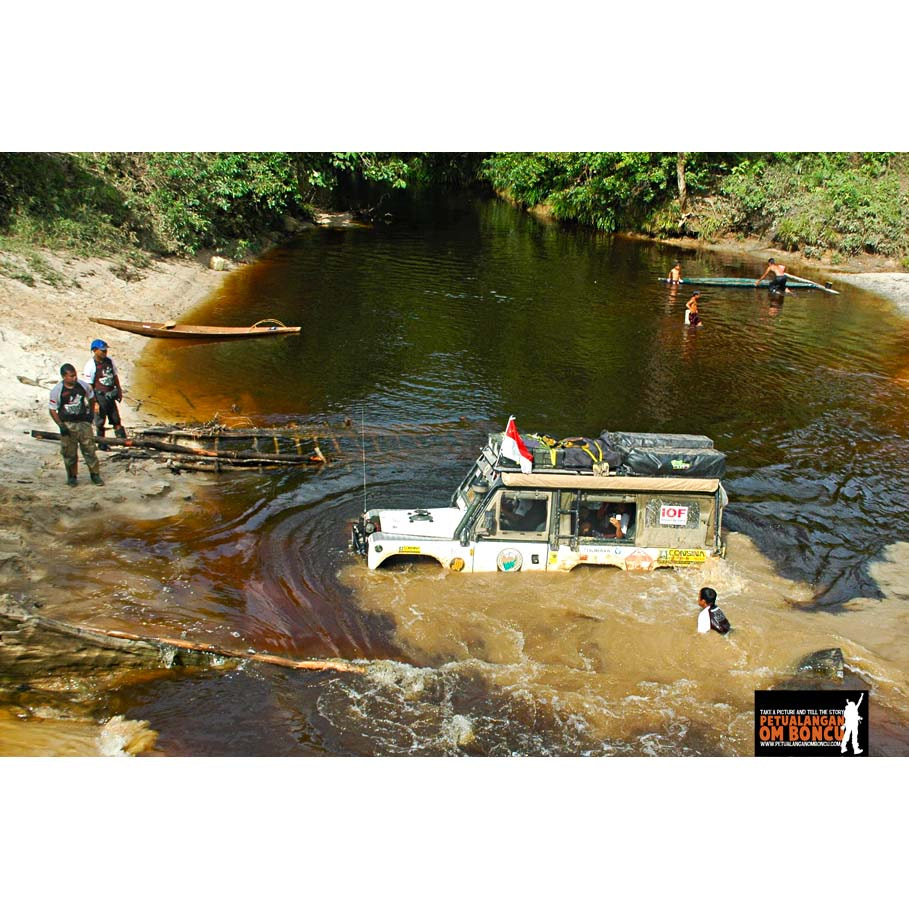 Nikon D70 + Sigma 18-125mm F3.8-5.6 DC HSM sample photo. Crossing chocolatte river_i4x4e_hulukapuas photography