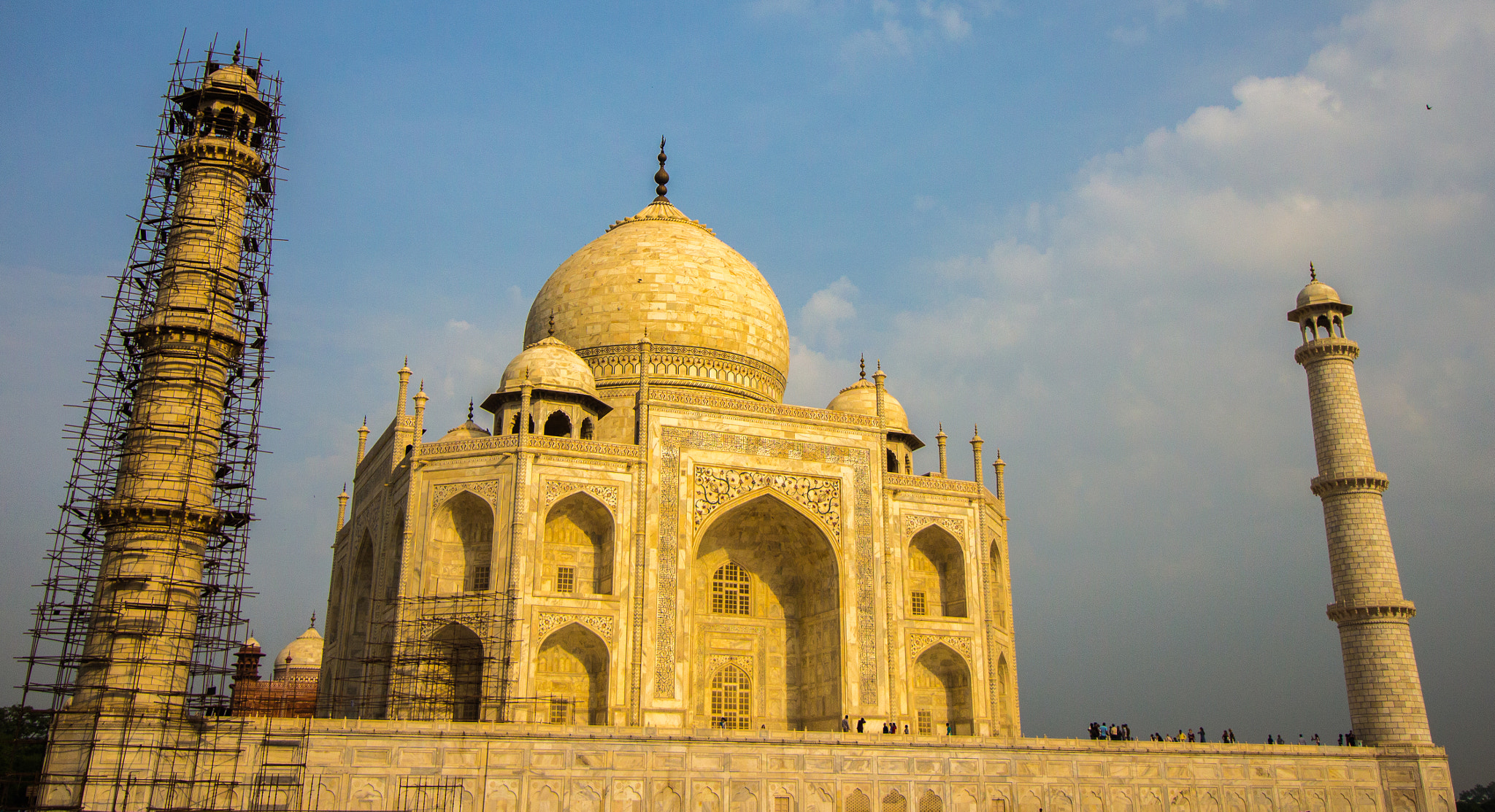Canon EOS M + Canon EF-S 10-18mm F4.5–5.6 IS STM sample photo. The taj mahal photography