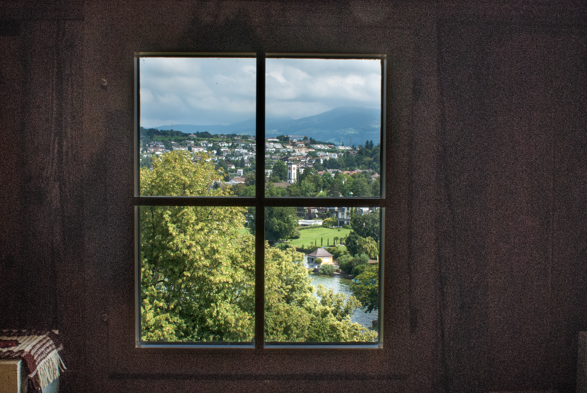 Minolta AF 28-100mm F3.5-5.6 (D) sample photo. Window view photography