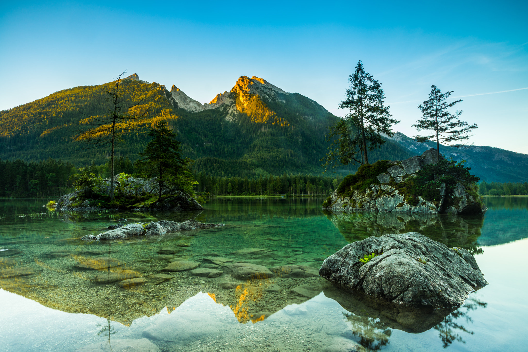 Sony a7R + Sony Vario-Sonnar T* 16-35mm F2.8 ZA SSM sample photo. Hintersee photography