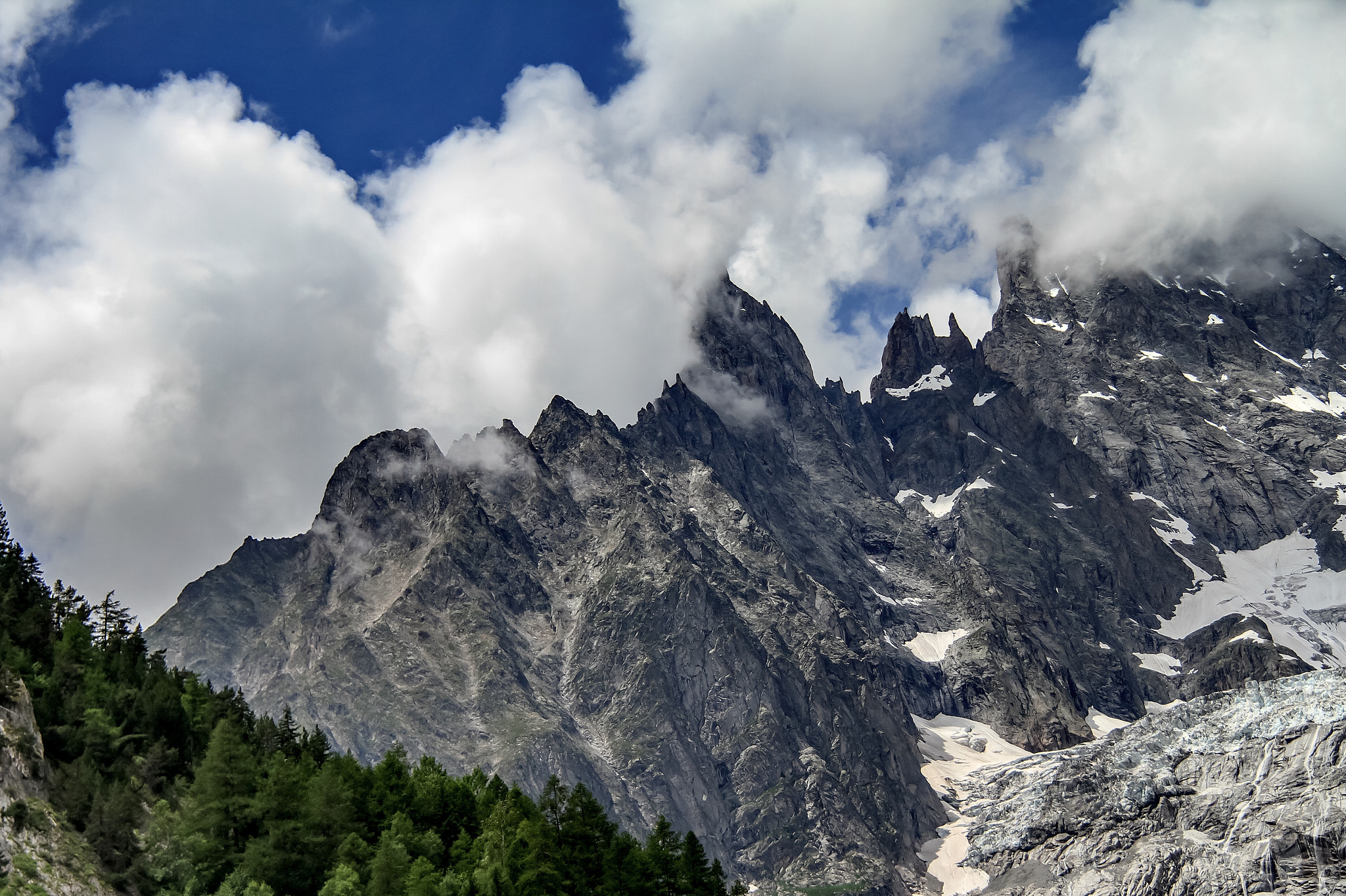 Canon EF-S 18-200mm F3.5-5.6 IS sample photo. Switzerland #alps #mountains #alps #europe #switzerland photography