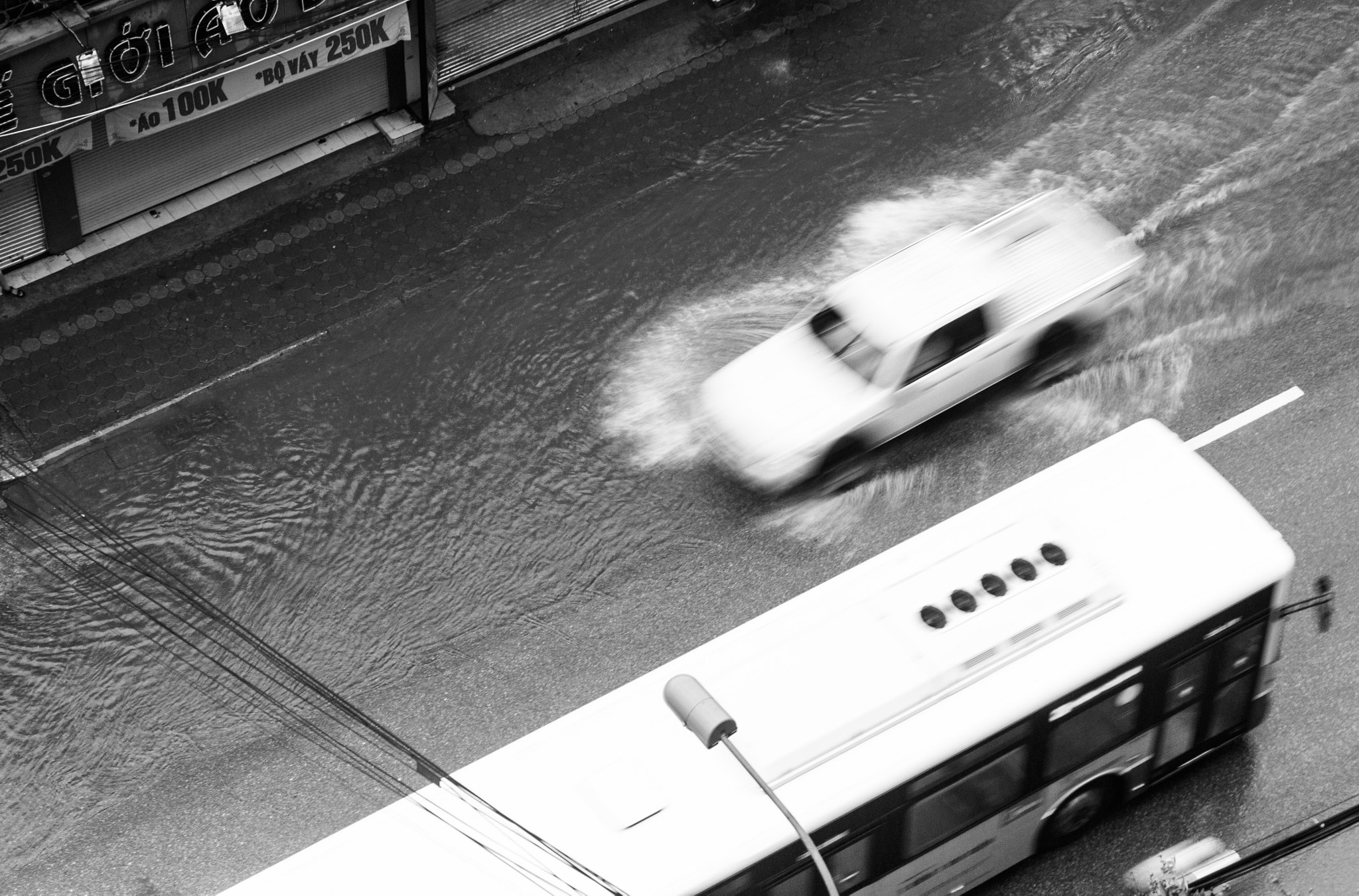 Canon EOS 100D (EOS Rebel SL1 / EOS Kiss X7) sample photo. Street?...or river? photography