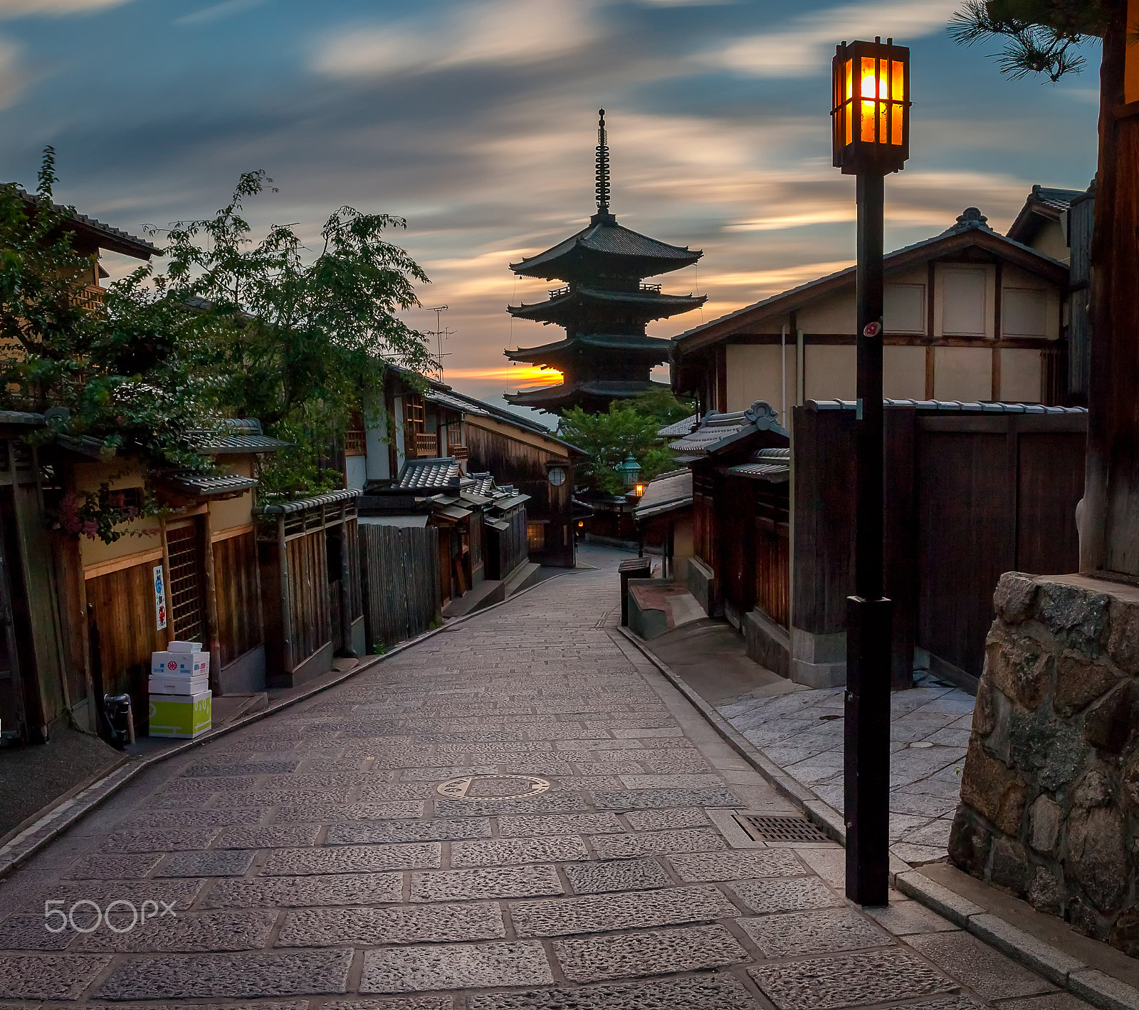 Canon EOS 450D (EOS Rebel XSi / EOS Kiss X2) sample photo. Yasaka no to pagoda photography