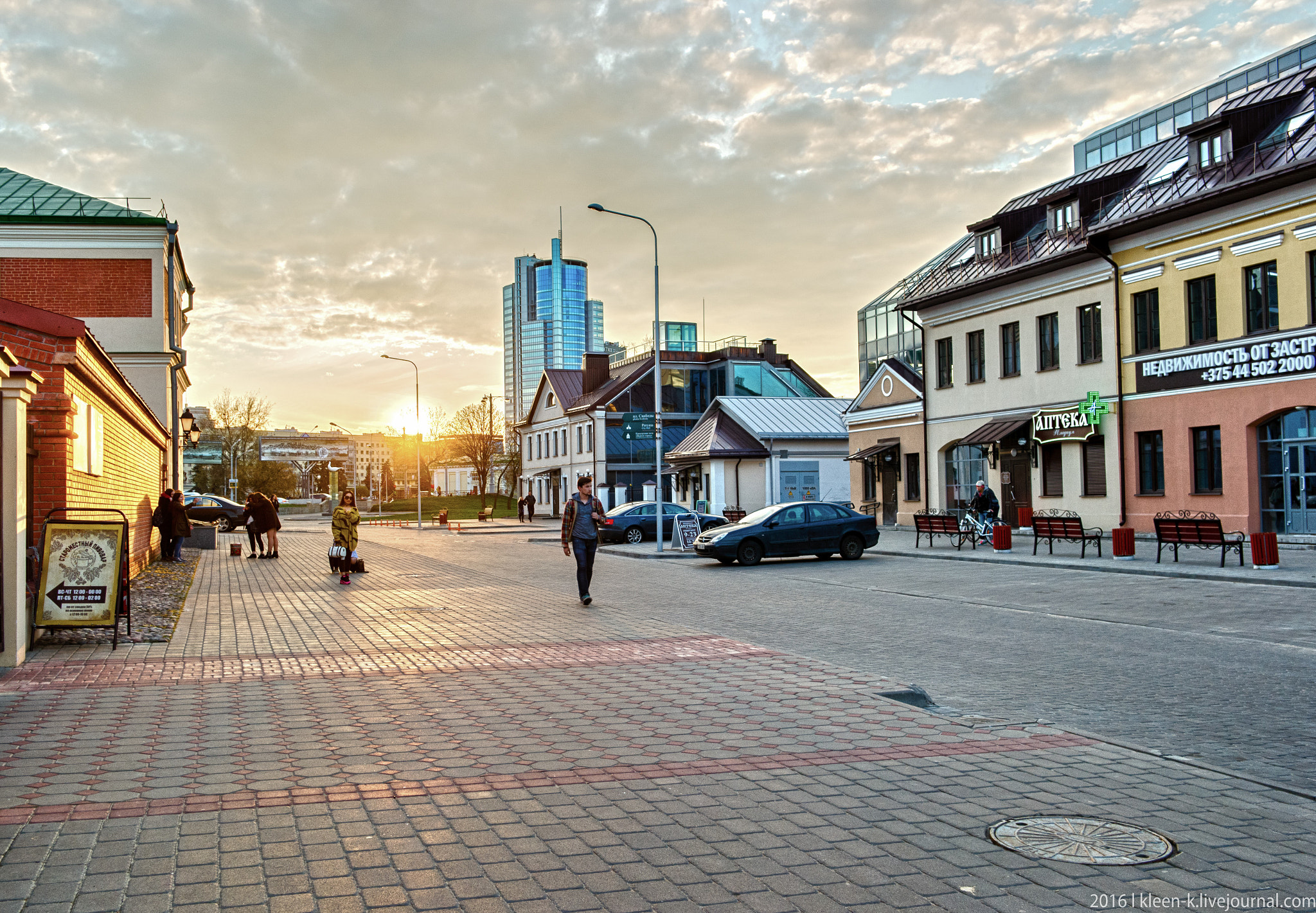 Samsung NX 20-50mm F3.5-5.6 ED sample photo. Historical street in minsk photography