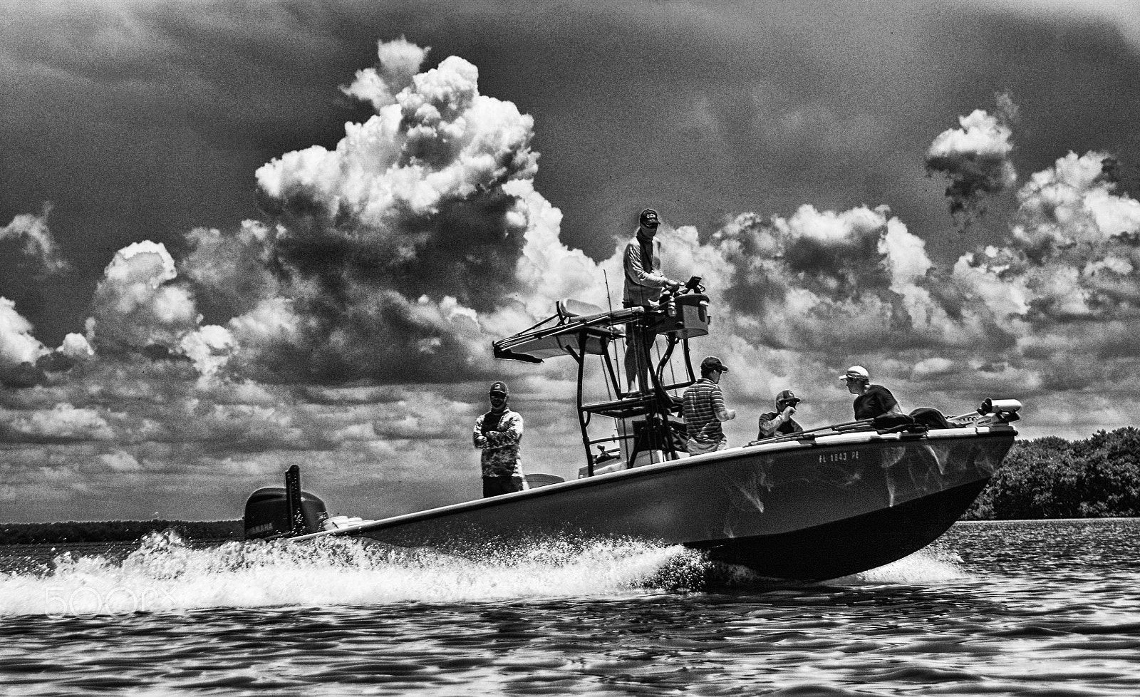 Nikon D300 + Sigma 28-105mm F2.8-4 Aspherical sample photo. Power boat/fishing photography