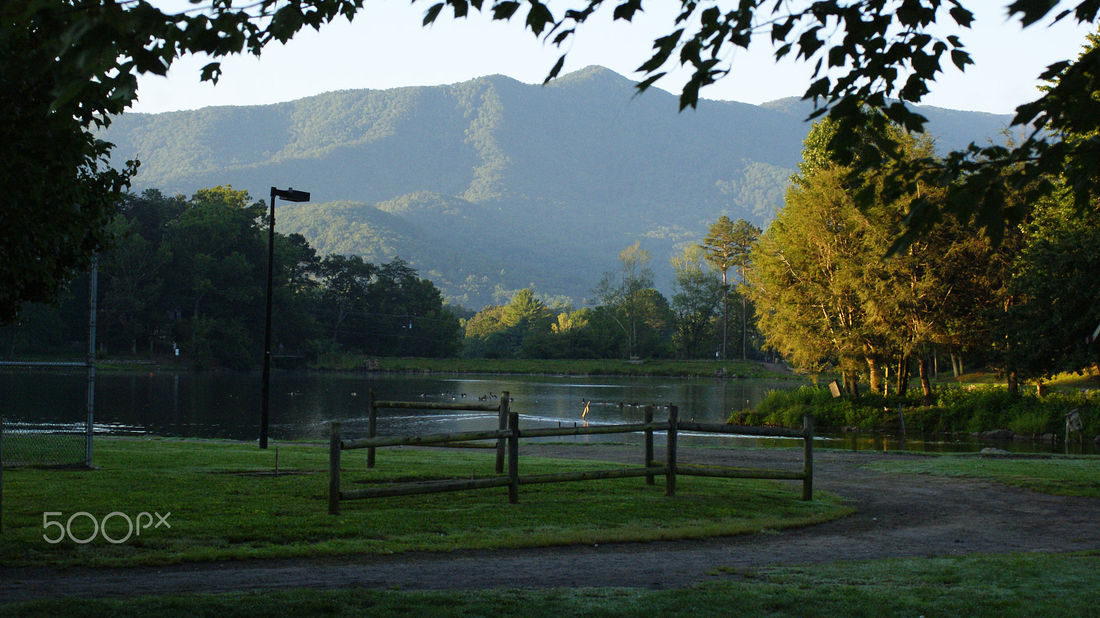 Minolta AF 28-100mm F3.5-5.6 (D) sample photo. Mountainscape photography