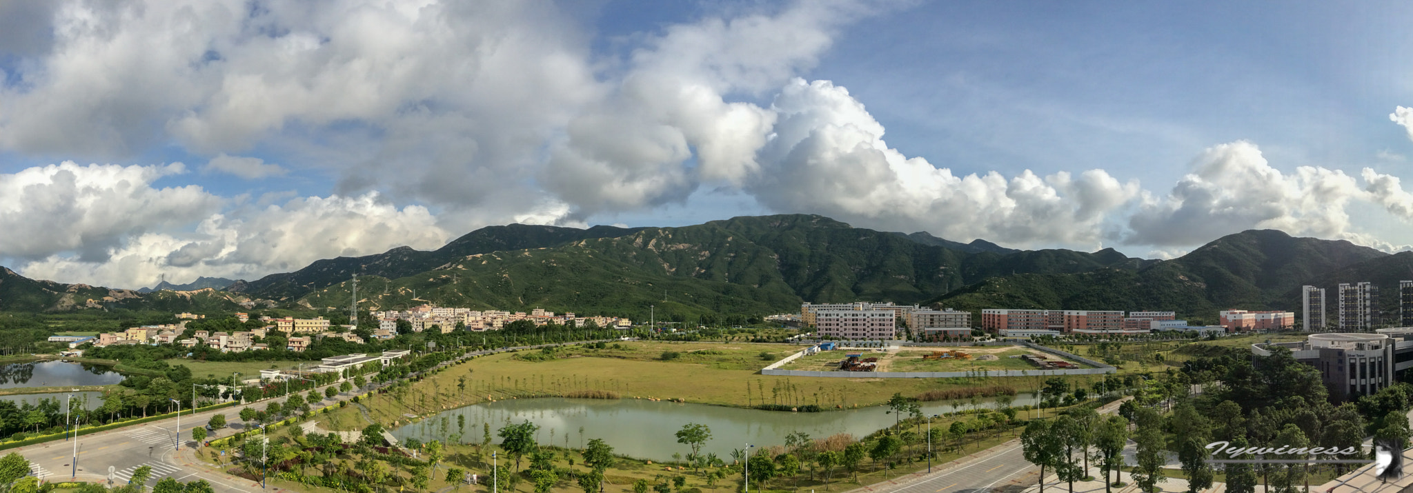 iPad mini 2 back camera 3.3mm f/2.4 sample photo. Qintou village photography