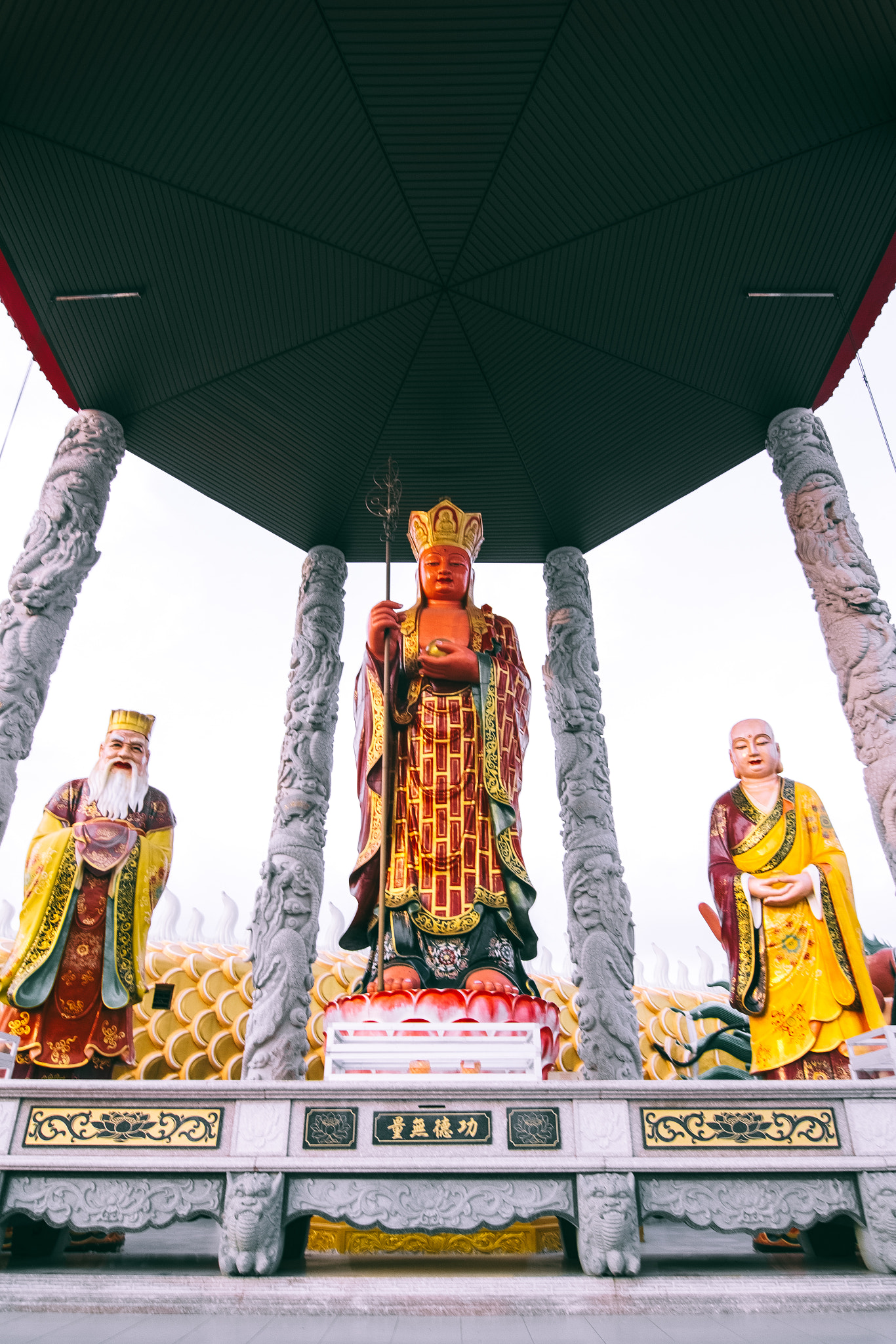 Tokina AT-X Pro 12-24mm F4 (IF) DX sample photo. Monk statues photography