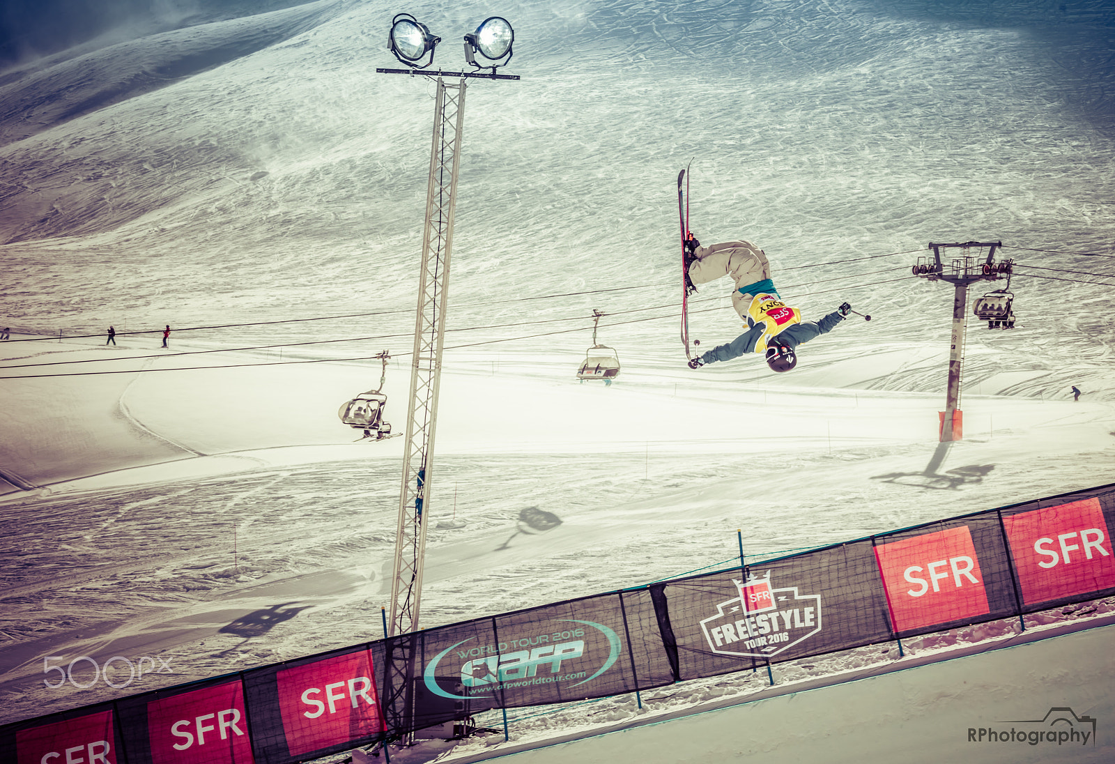 Canon EF 28-300mm F3.5-5.6L IS USM sample photo. Freezing moment - superpipe photography